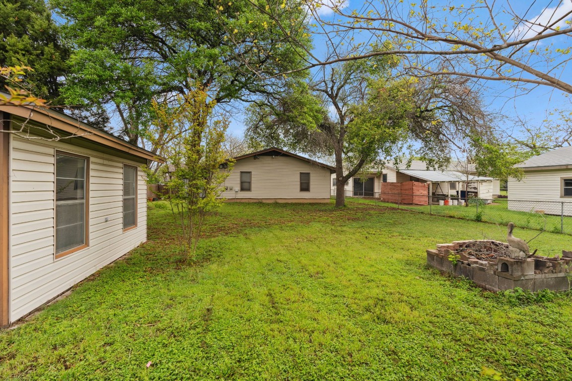 101 E Crestland Drive 