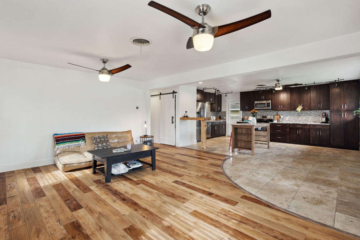 101 E Crestland Drive 