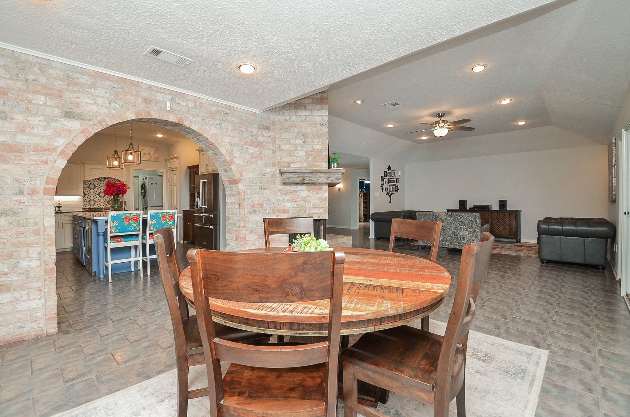 827 Millpond Drive , Sugar Land, TX, 77498 | 58497740 | Realty Texas LLC