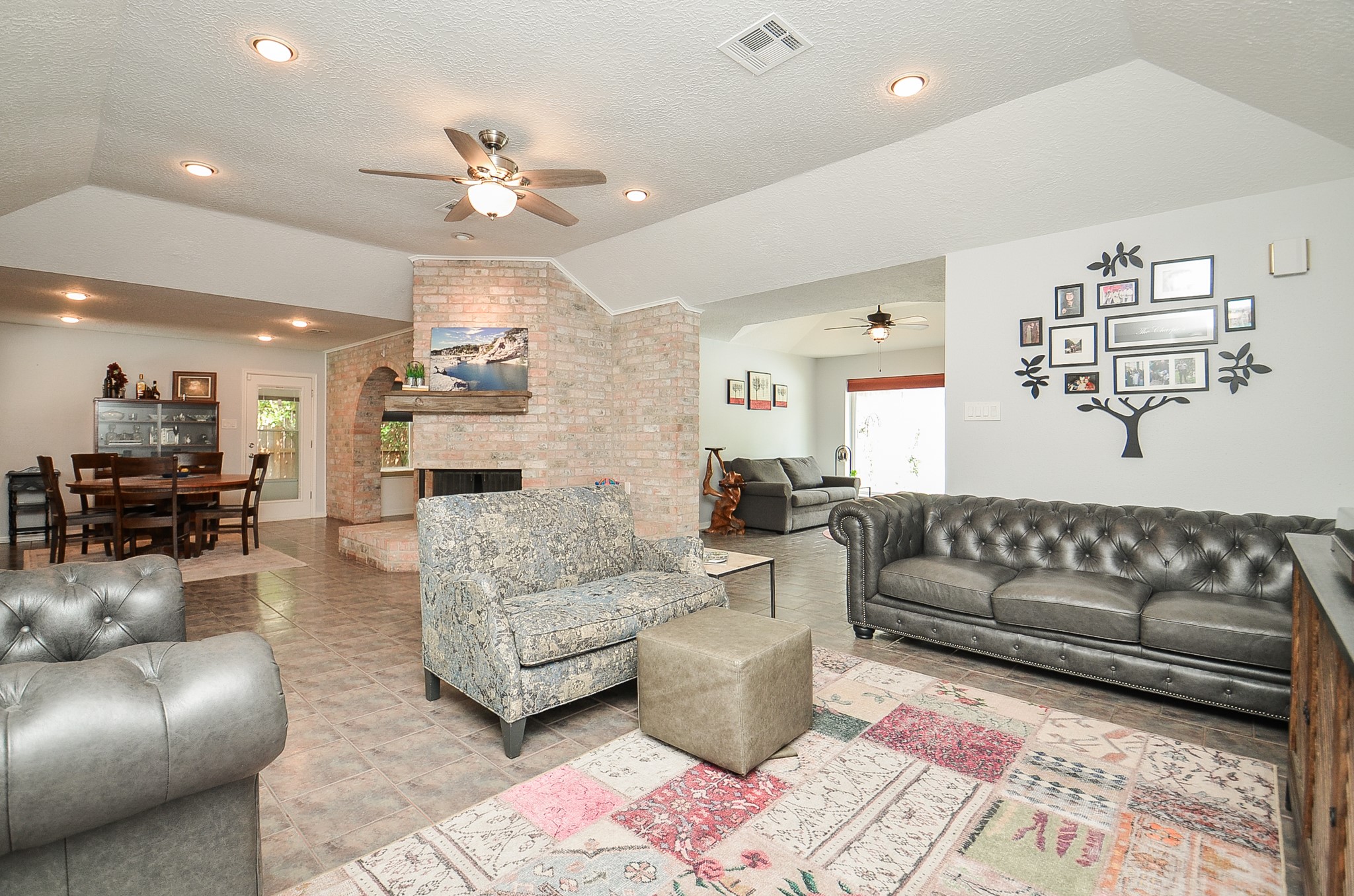 827 Millpond Drive , Sugar Land, TX, 77498 | 58497740 | Realty Texas LLC