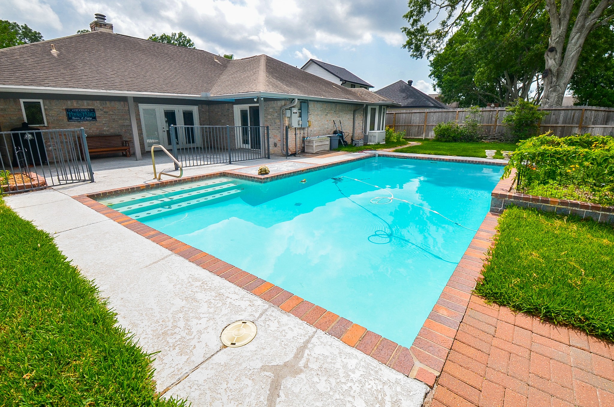 827 Millpond Drive , Sugar Land, TX, 77498 | 58497740 | Realty Texas LLC