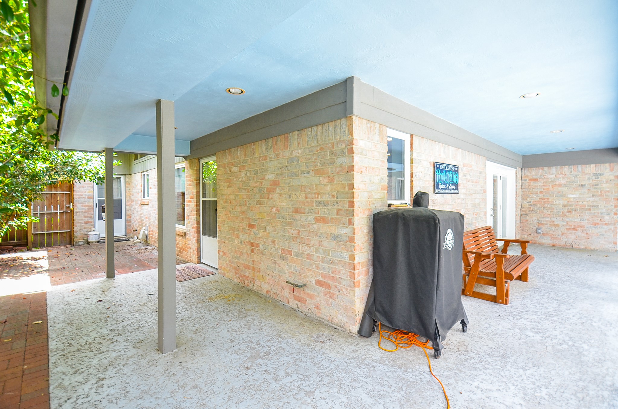 827 Millpond Drive , Sugar Land, TX, 77498 | 58497740 | Realty Texas LLC