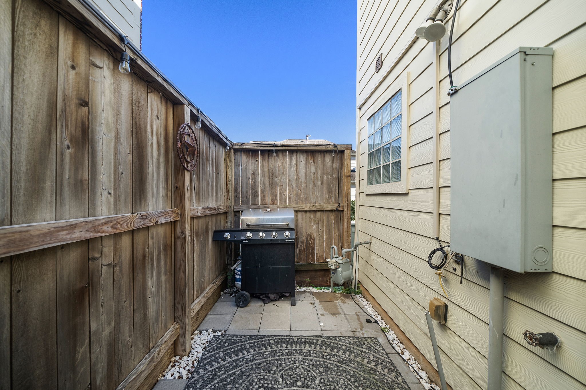 5941 South Loop E 805 , Houston, TX, 77033 | 83464377 | Realty Texas LLC