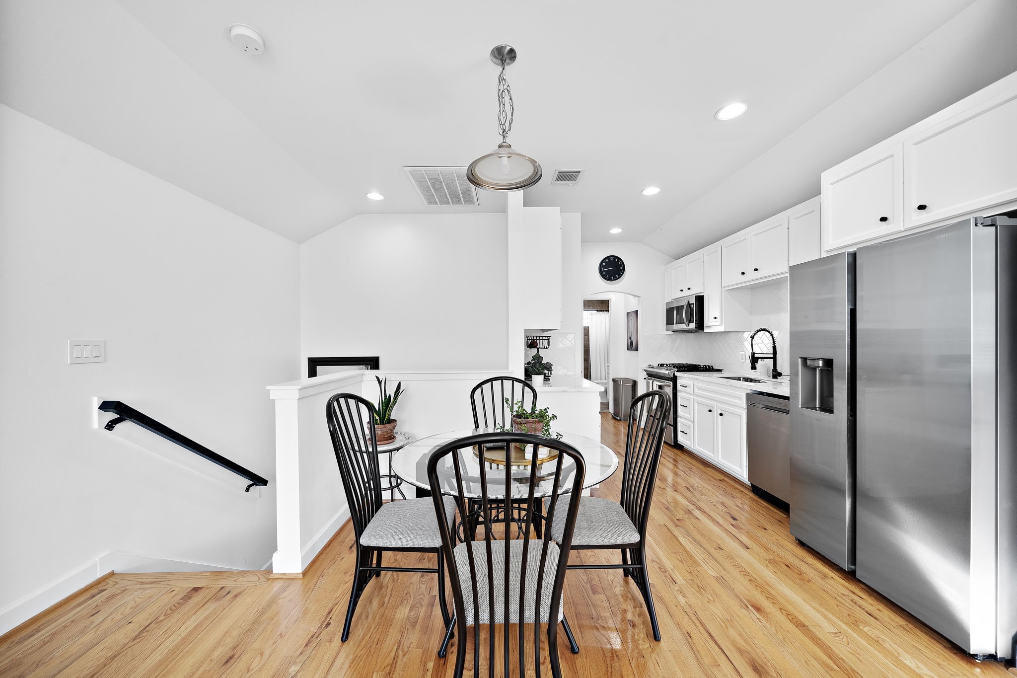 5941 South Loop E 805 , Houston, TX, 77033 | 83464377 | Realty Texas LLC