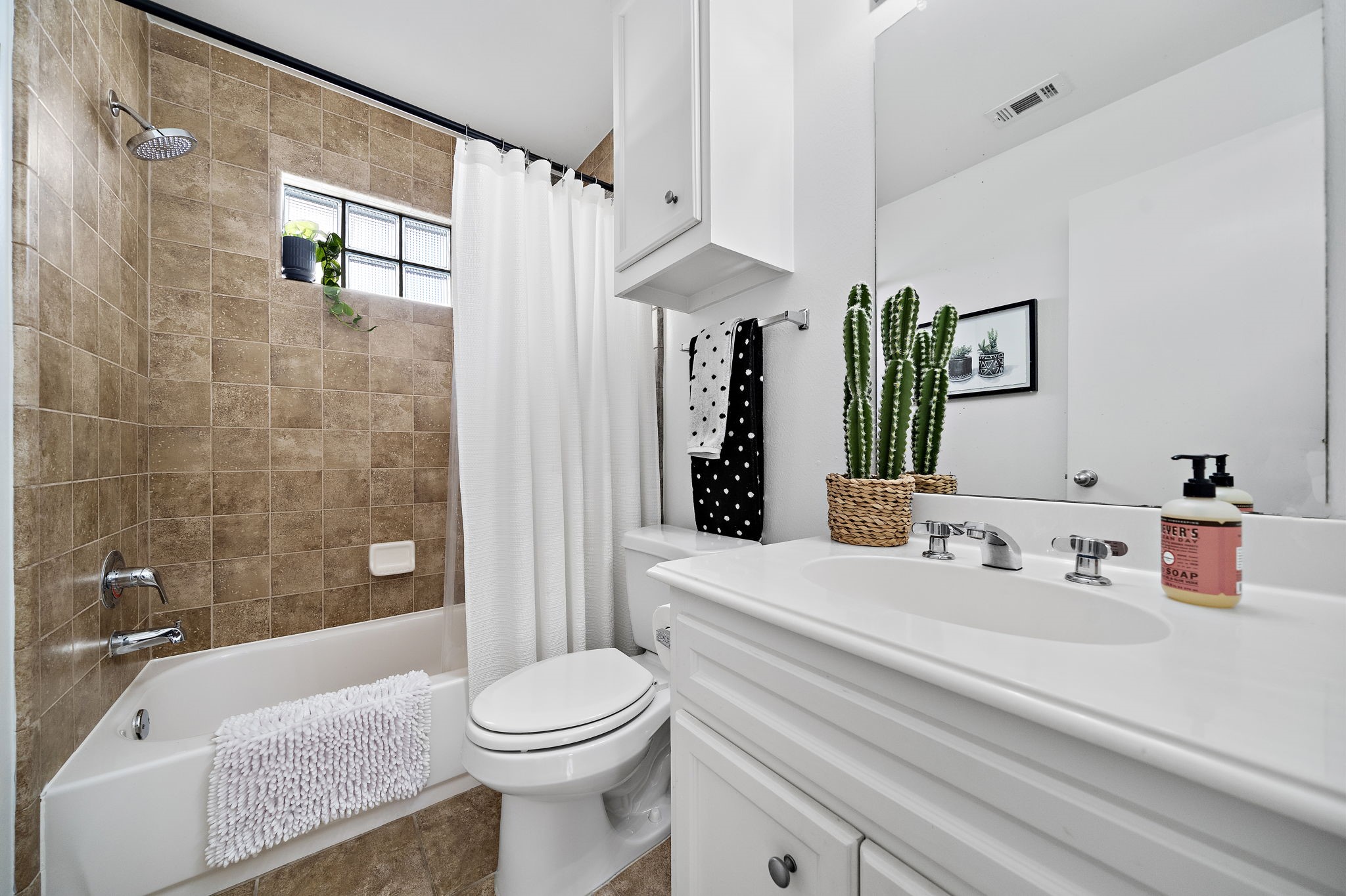 5941 South Loop E 805 , Houston, TX, 77033 | 83464377 | Realty Texas LLC
