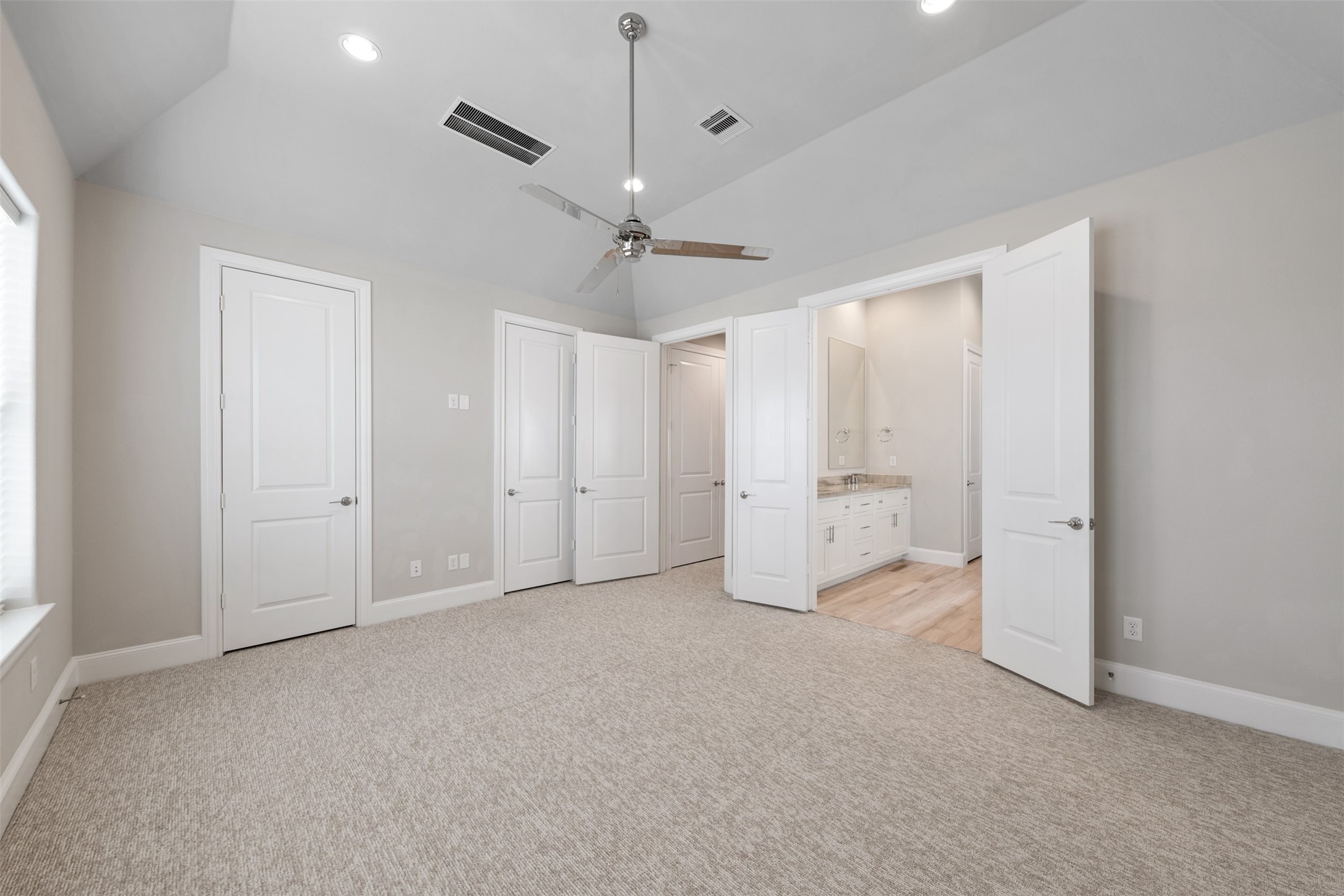 4021 University Grove Street , Houston, TX, 77023 | 9624538 | Realty Texas LLC