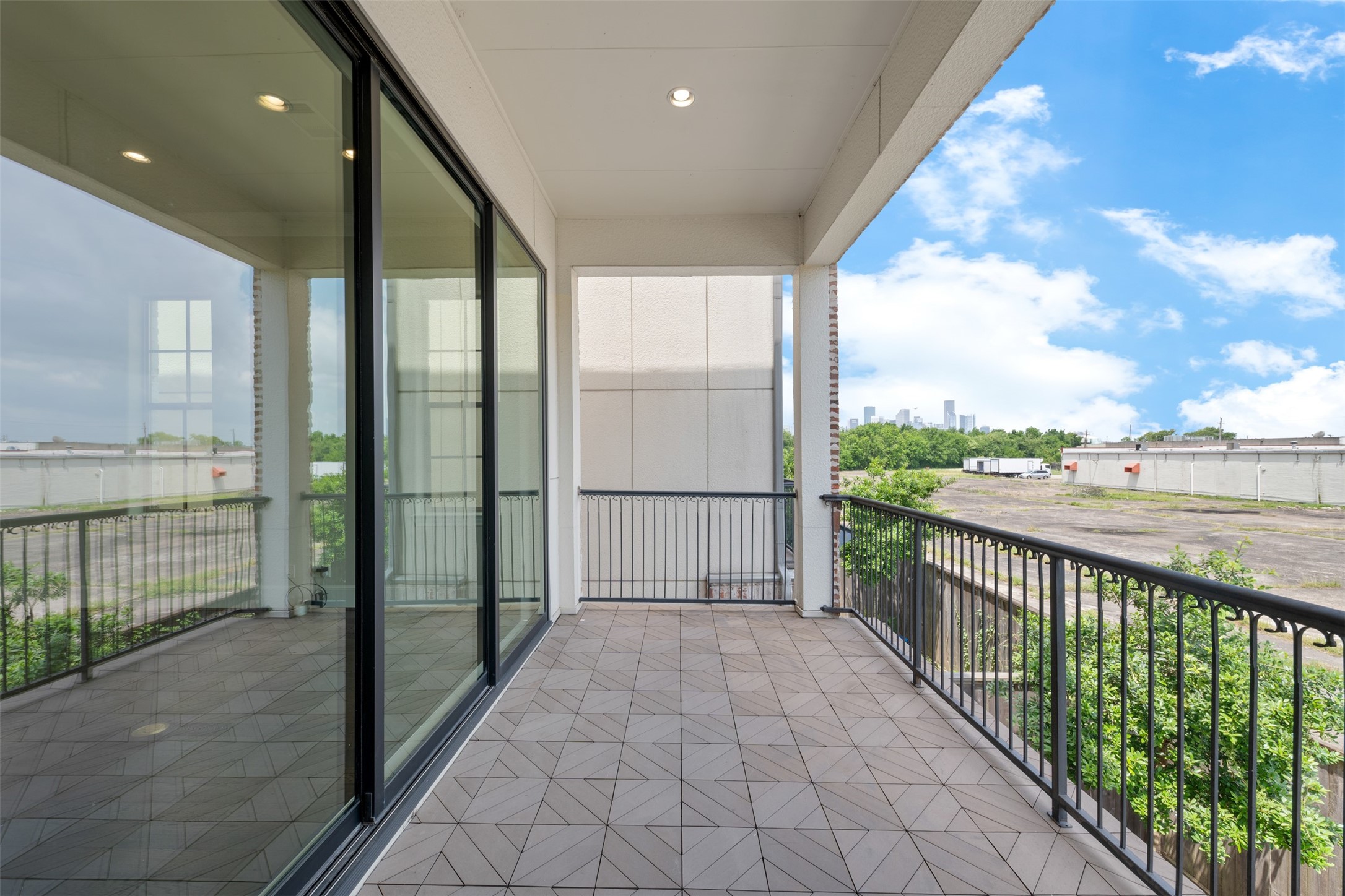 4021 University Grove Street , Houston, TX, 77023 | 9624538 | Realty Texas LLC