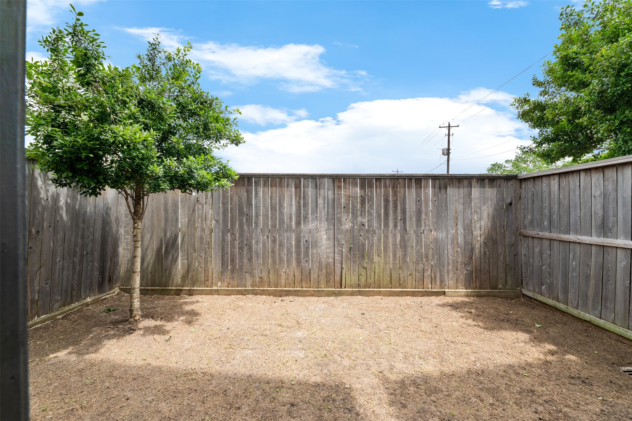 4021 University Grove Street , Houston, TX, 77023 | 9624538 | Realty Texas LLC