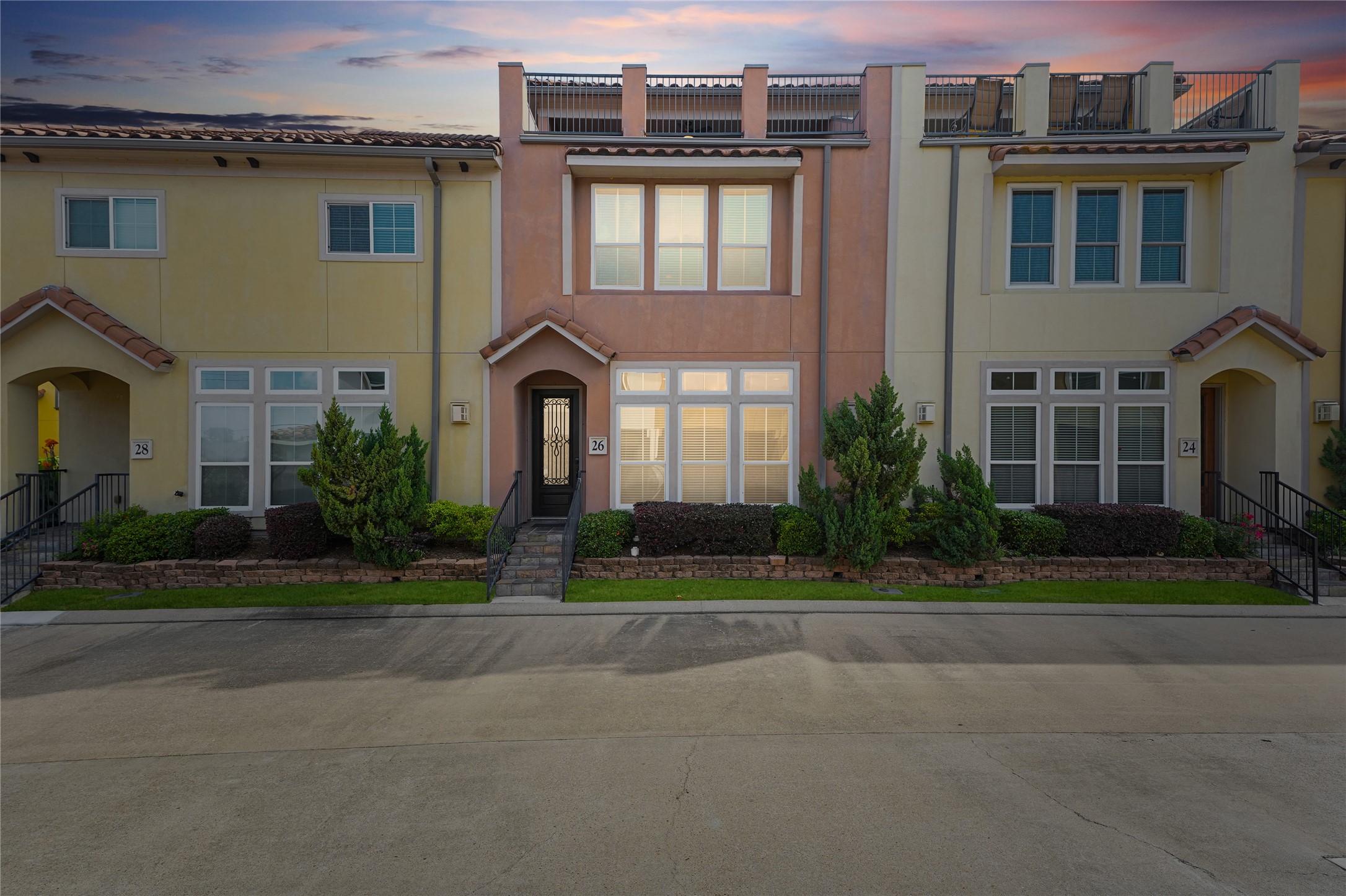 26 W Oaks Drive , Houston, TX, 77058 | 21489512 | Realty Texas LLC