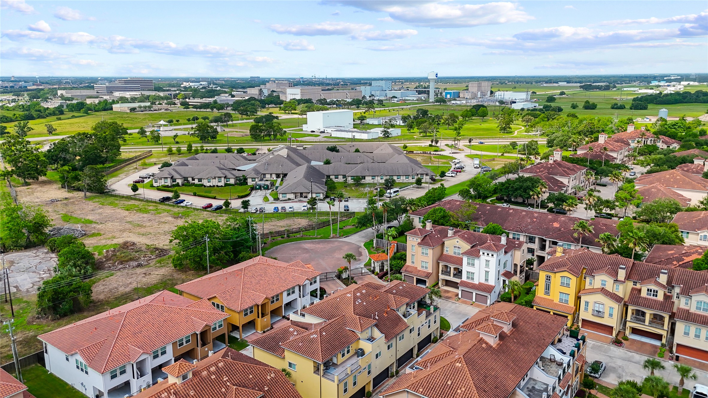 26 W Oaks Drive , Houston, TX, 77058 | 21489512 | Realty Texas LLC
