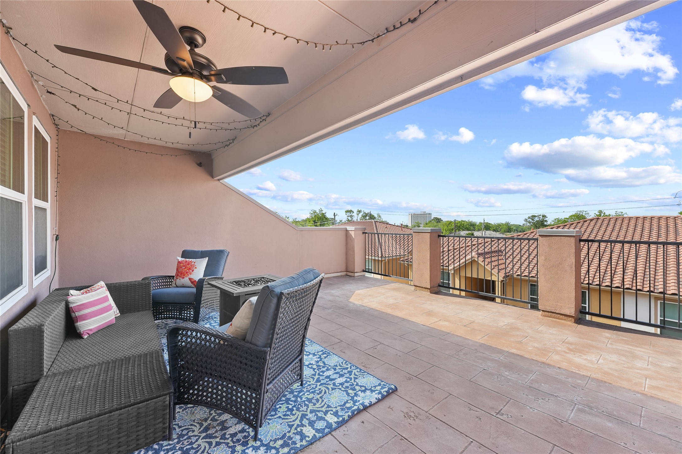 26 W Oaks Drive , Houston, TX, 77058 | 21489512 | Realty Texas LLC
