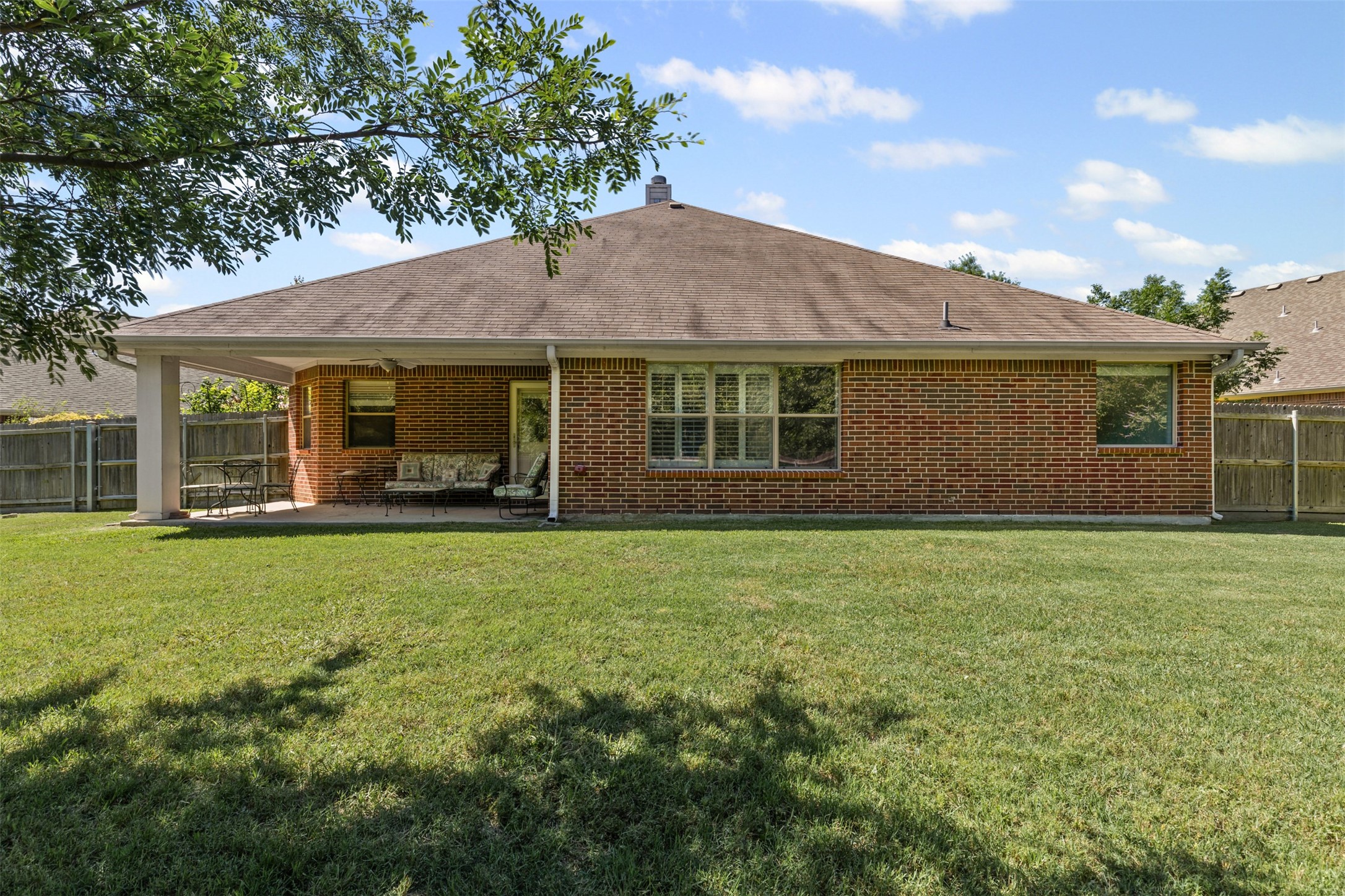 24 Tallwood Lane , Edgecliff Village, TX, 76134 | 20925699 | Realty Texas LLC