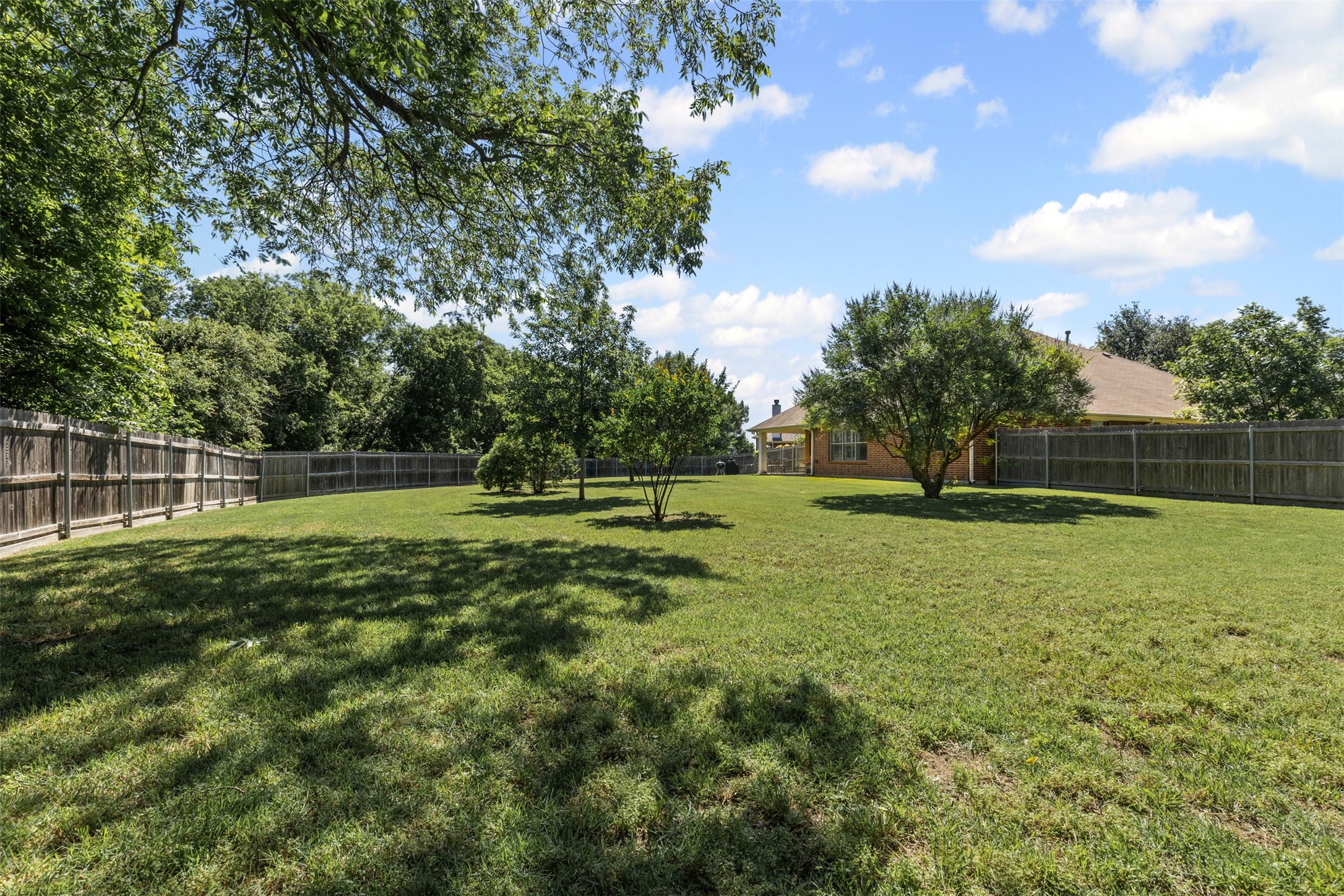24 Tallwood Lane , Edgecliff Village, TX, 76134 | 20925699 | Realty Texas LLC