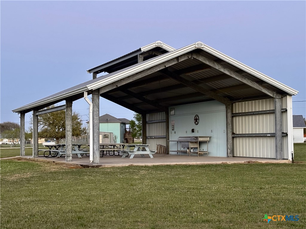 607 W Bayshore Drive, Palacios, TX, 77465 | 578525 | Realty Texas LLC