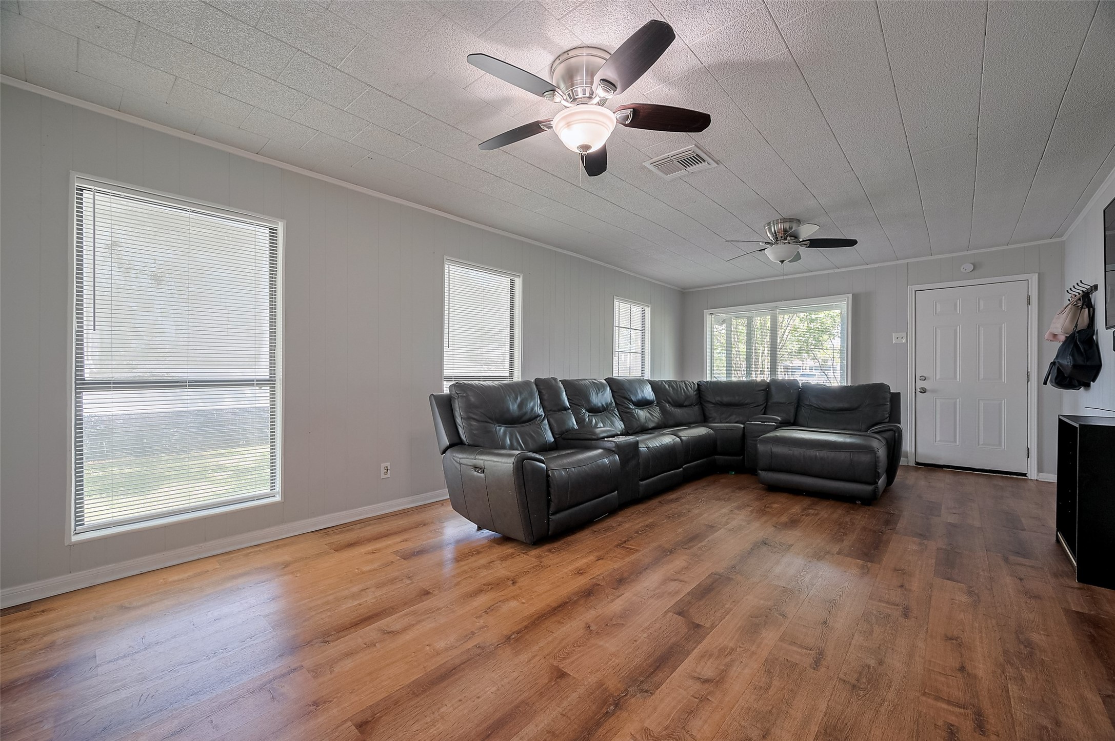 16128 1/2 Ridlon Street , Channelview, TX, 77530 | 54596242 | Realty Texas LLC
