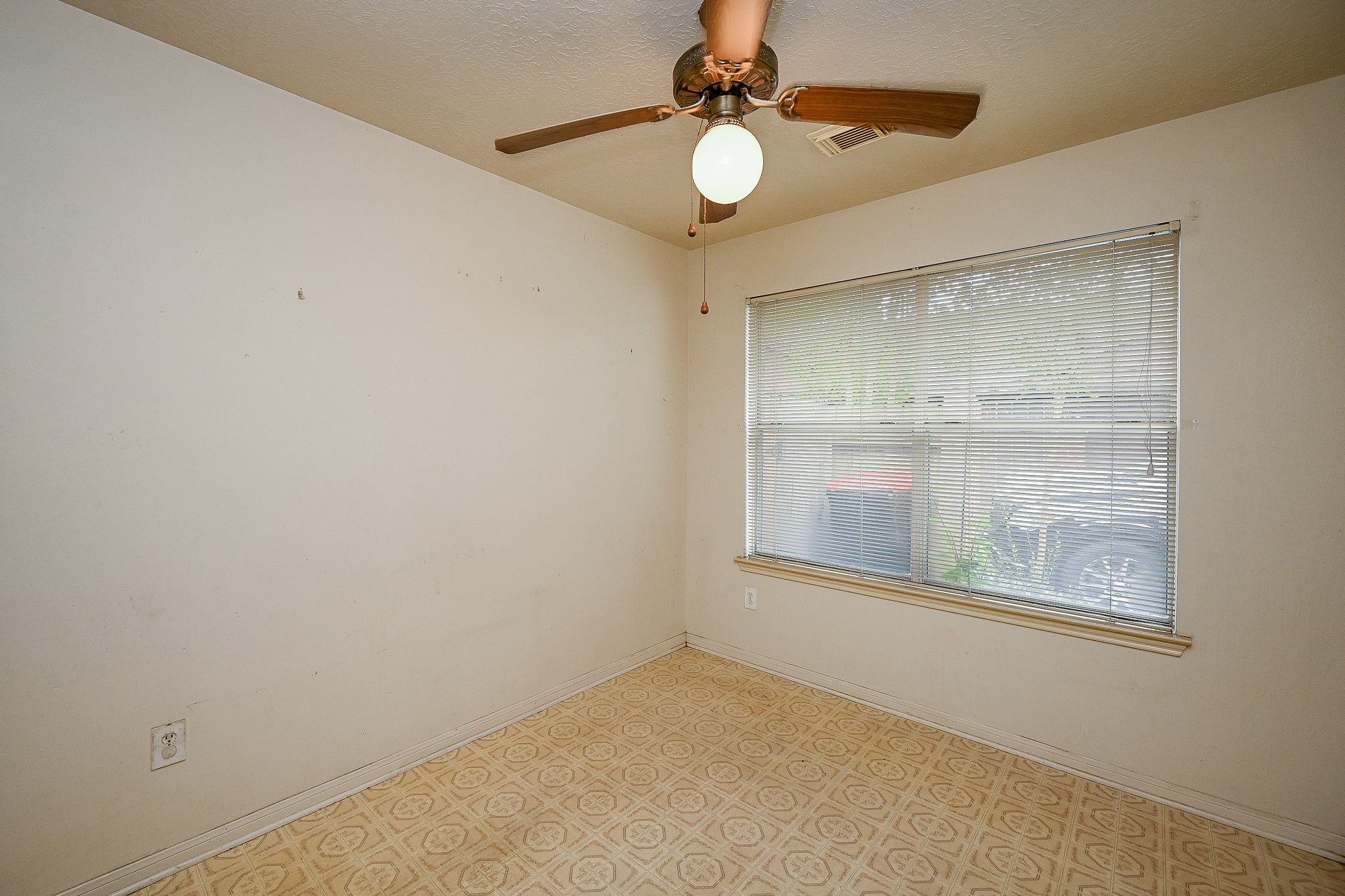 2522 N Camden Parkway , Houston, TX, 77067 | 56230626 | Realty Texas LLC