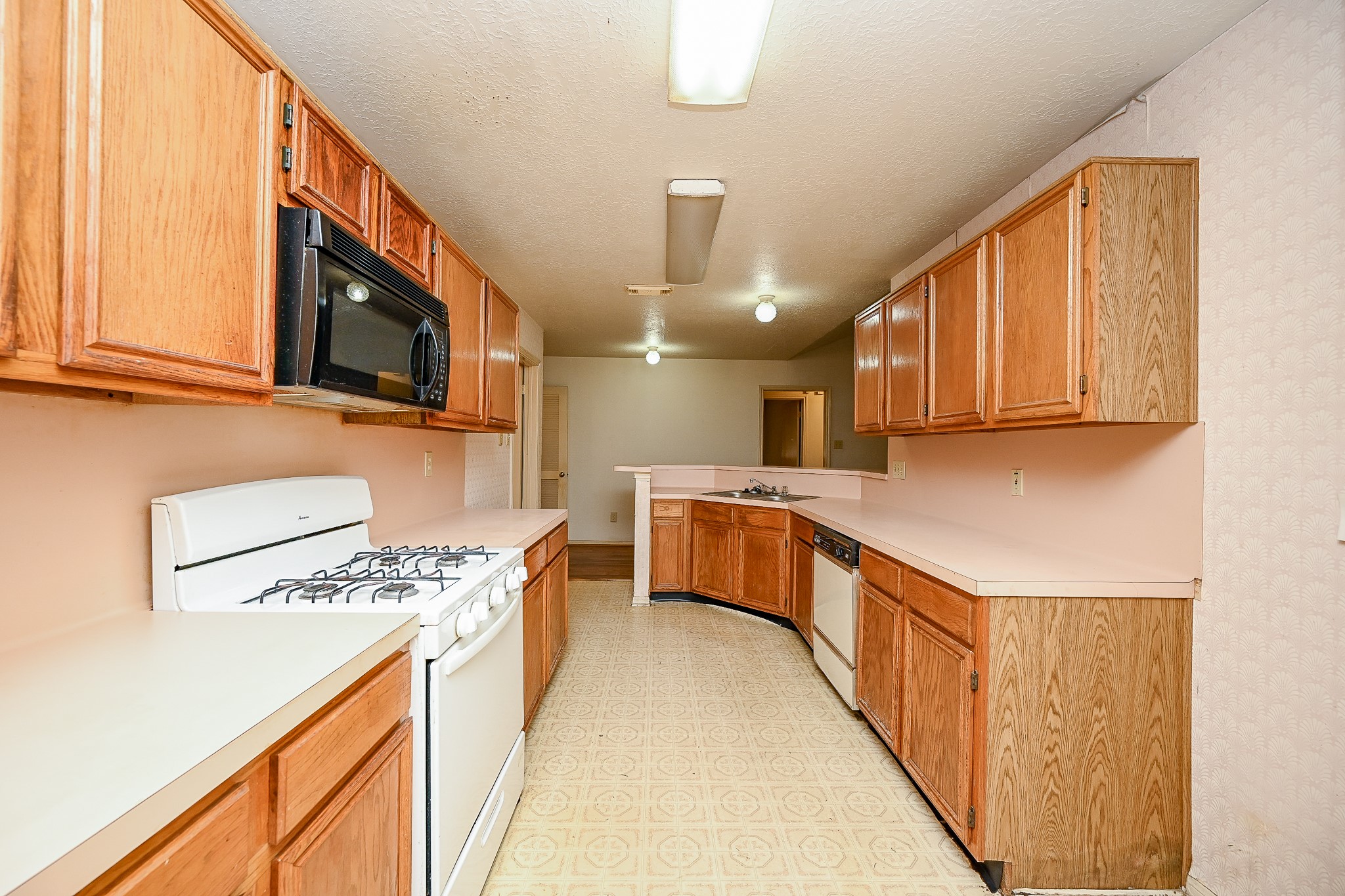 2522 N Camden Parkway , Houston, TX, 77067 | 56230626 | Realty Texas LLC