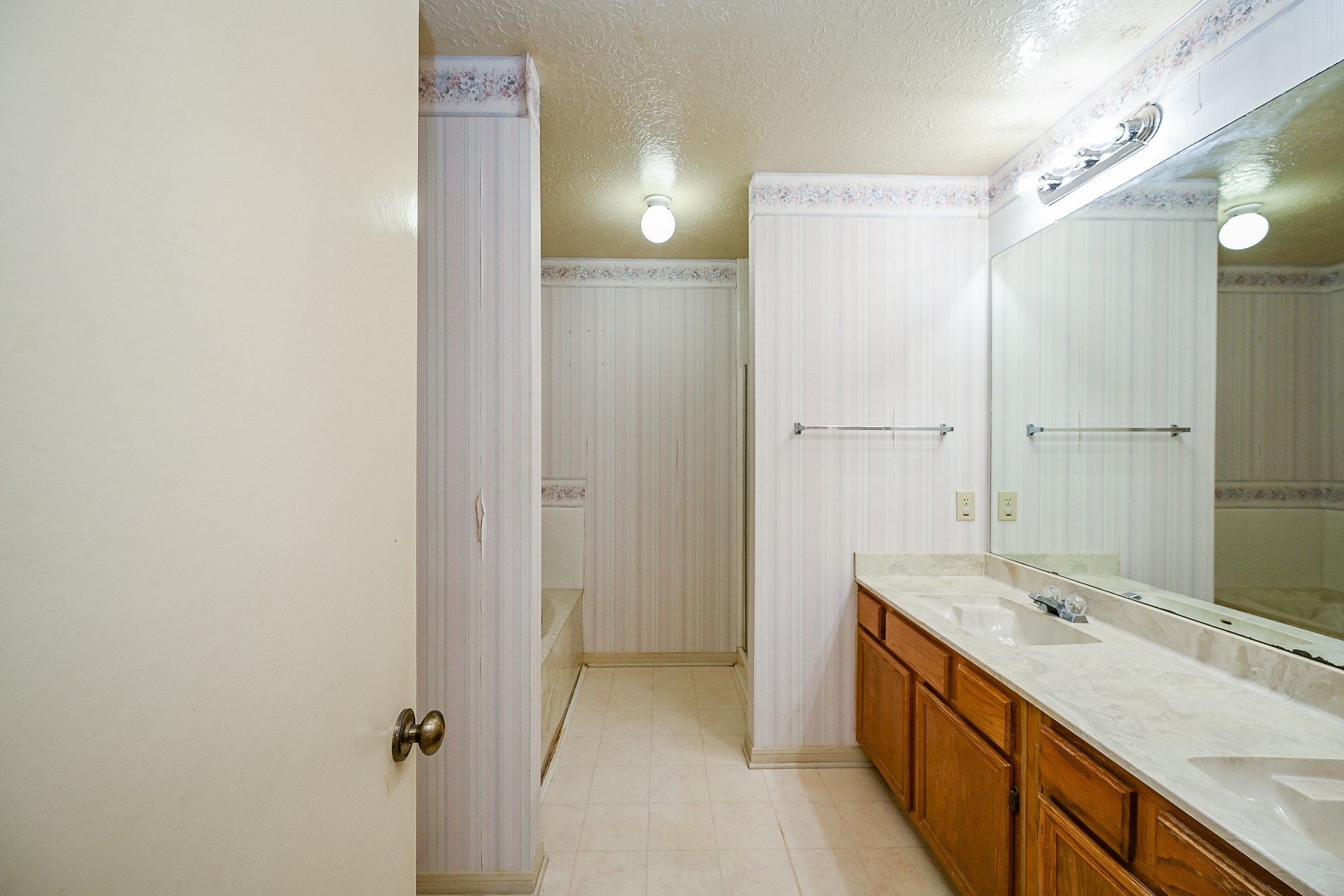2522 N Camden Parkway , Houston, TX, 77067 | 56230626 | Realty Texas LLC