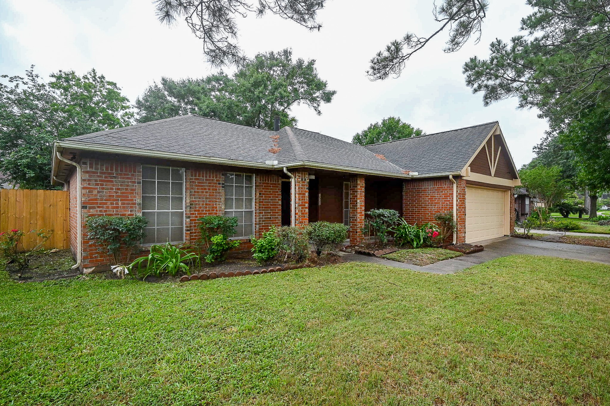 2522 N Camden Parkway , Houston, TX, 77067 | 56230626 | Realty Texas LLC