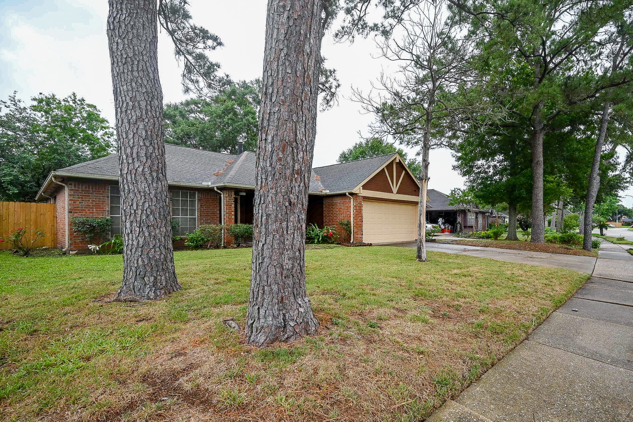 2522 N Camden Parkway , Houston, TX, 77067 | 56230626 | Realty Texas LLC