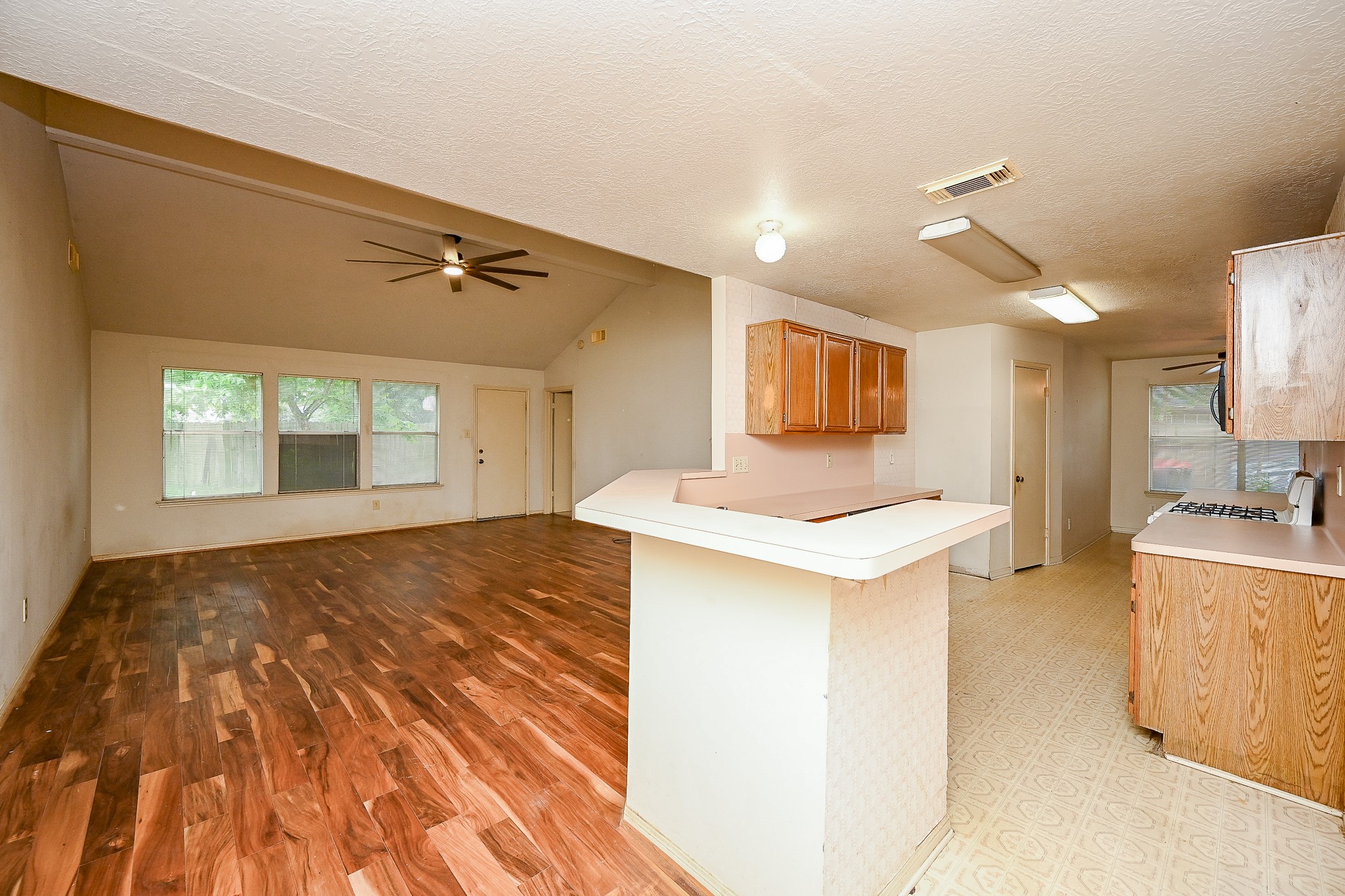 2522 N Camden Parkway , Houston, TX, 77067 | 56230626 | Realty Texas LLC