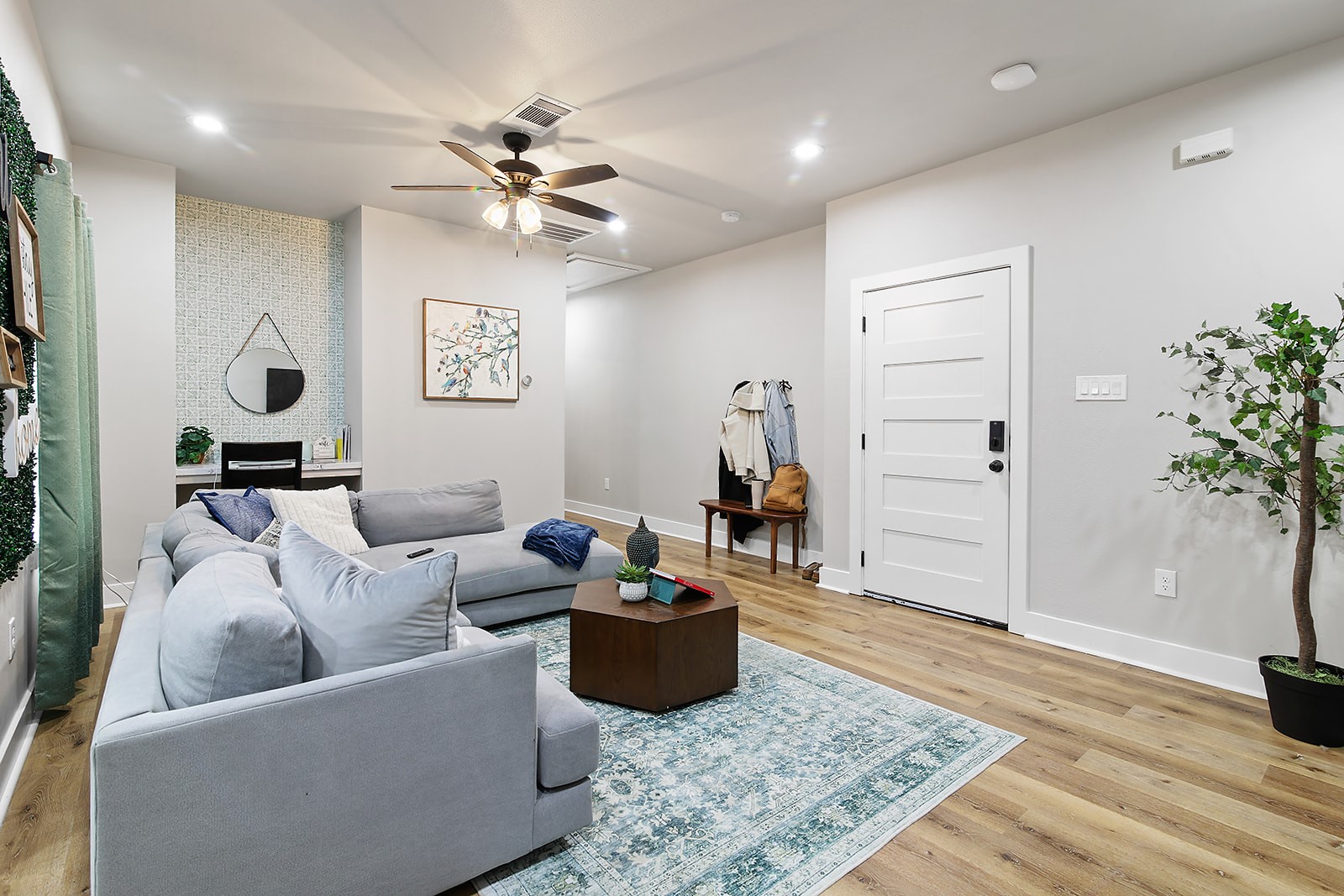 2406 Truxillo Street Upper B , Houston, TX, 77004 | 93803599 | Realty Texas LLC