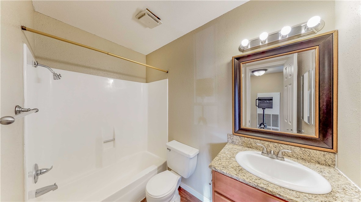 904 University Oaks Boulevard 10 , College Station, TX, 77840 | 25005423 | Realty Texas LLC