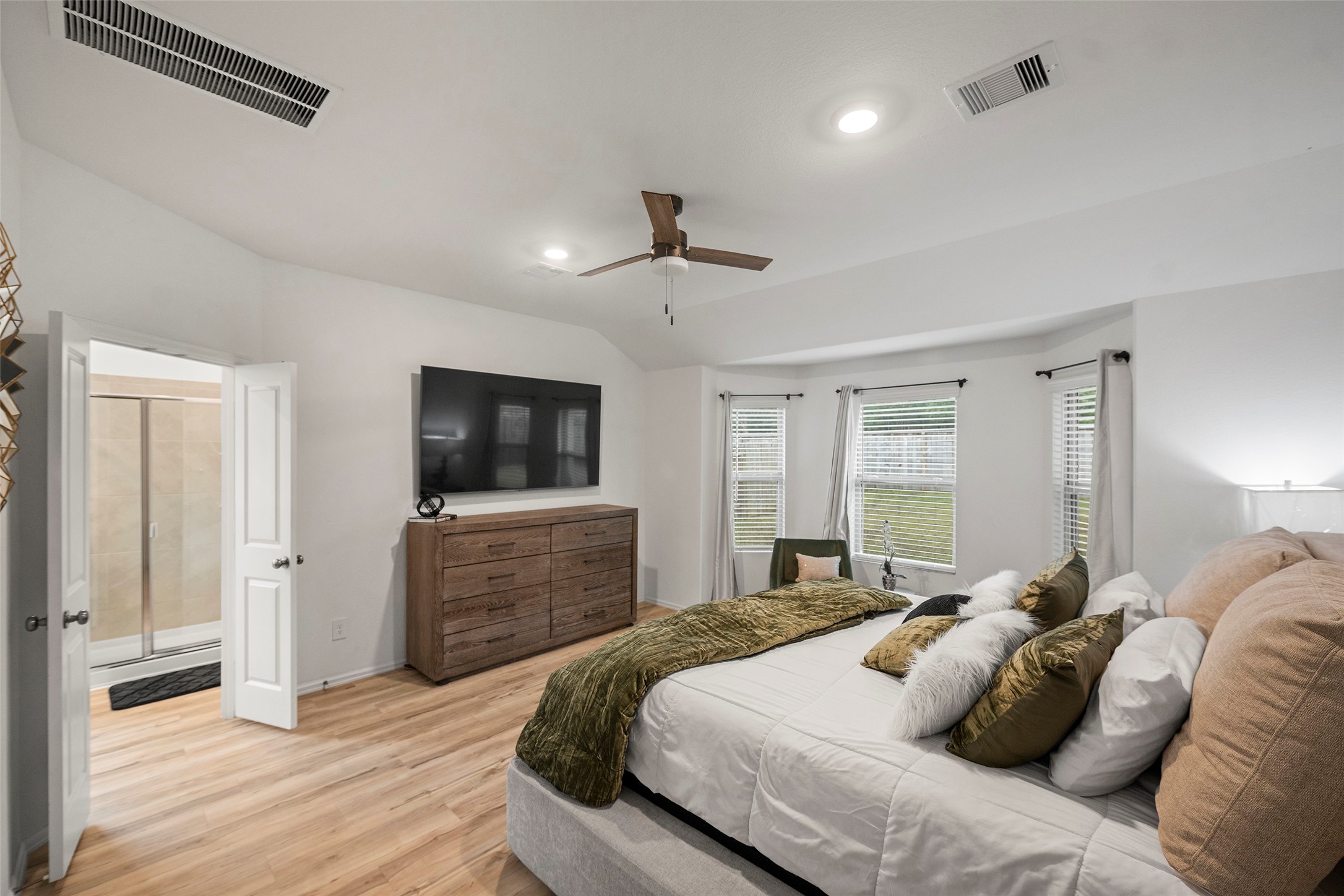 908 Pickering Oak Row , Magnolia, TX, 77354 | 58383571 | Realty Texas LLC