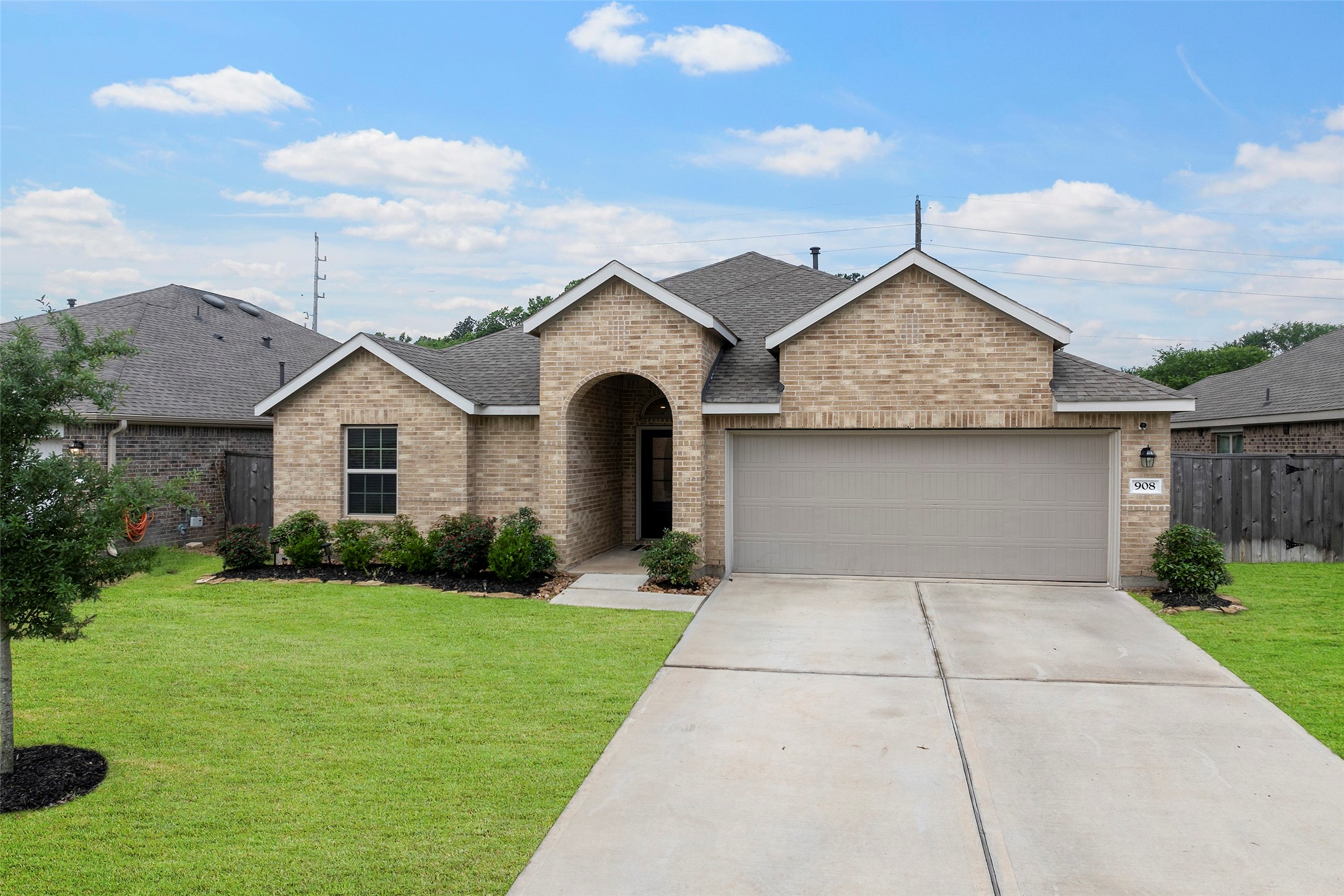 908 Pickering Oak Row , Magnolia, TX, 77354 | 58383571 | Realty Texas LLC
