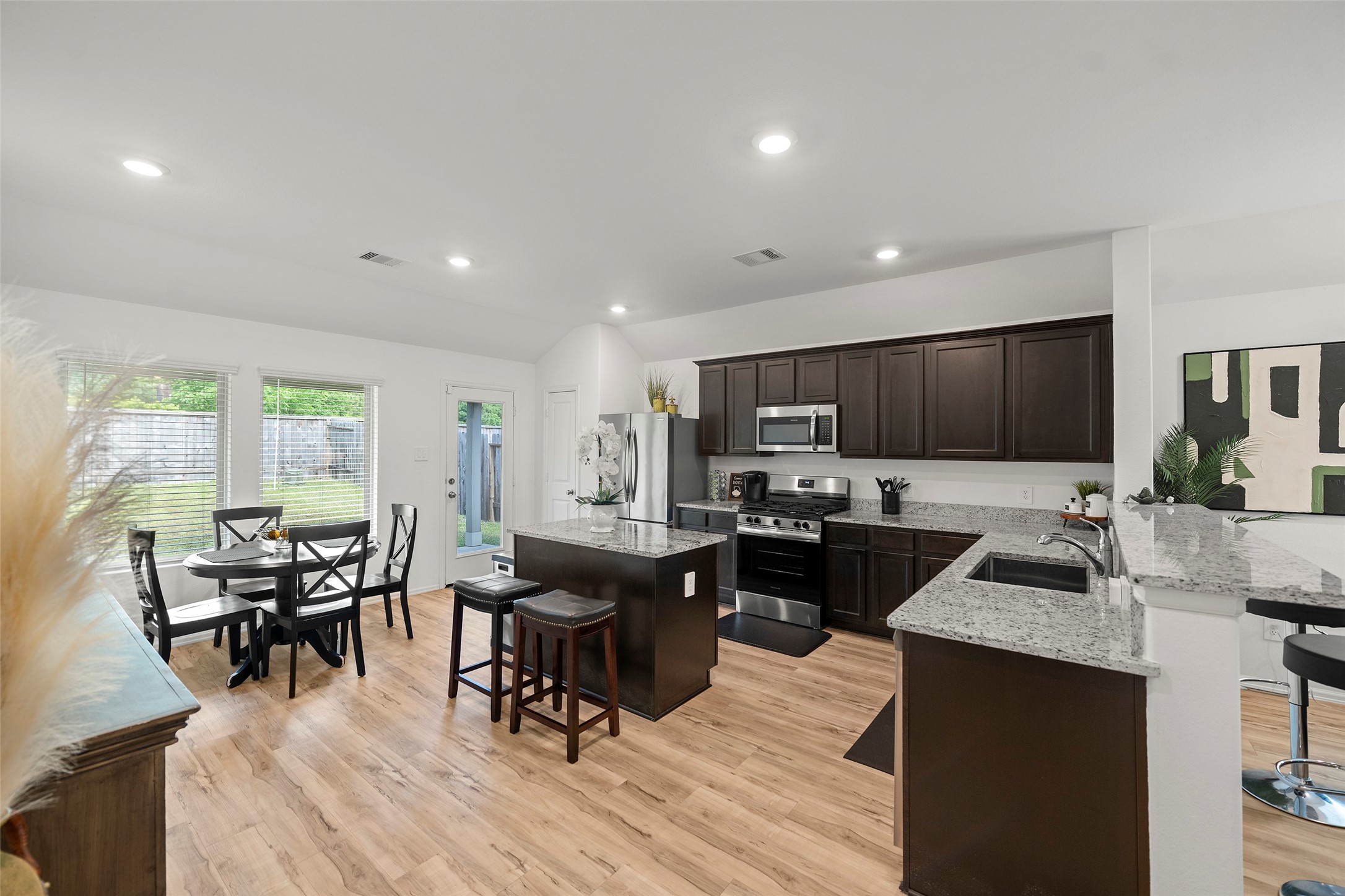 908 Pickering Oak Row , Magnolia, TX, 77354 | 58383571 | Realty Texas LLC