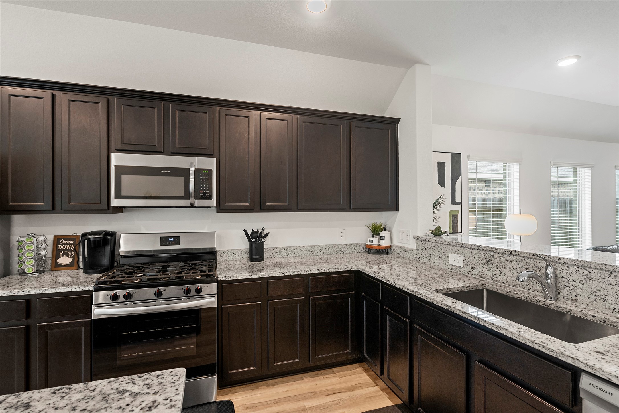 908 Pickering Oak Row , Magnolia, TX, 77354 | 58383571 | Realty Texas LLC