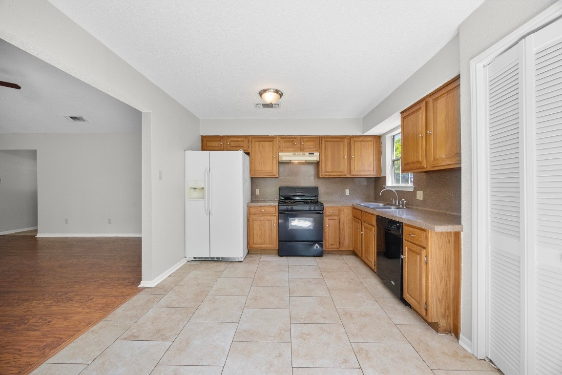 2304 Silver Spur , Round Rock, TX, 78681 | 7107863 | Realty Texas LLC