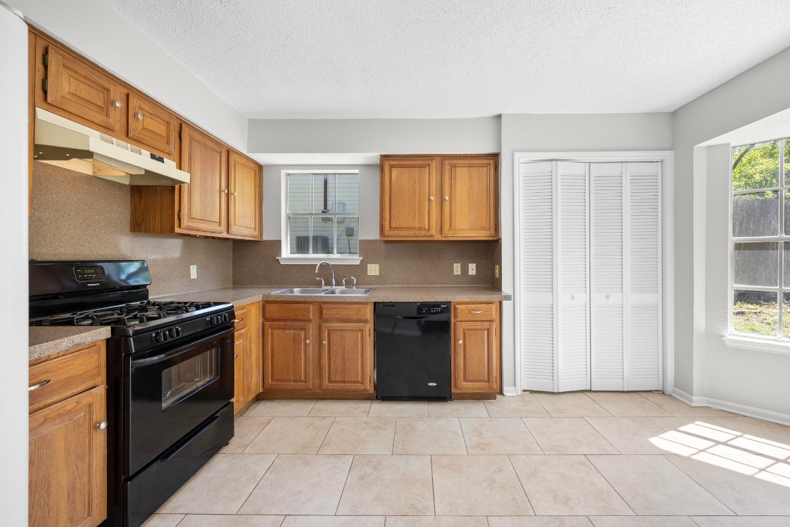 2304 Silver Spur , Round Rock, TX, 78681 | 7107863 | Realty Texas LLC