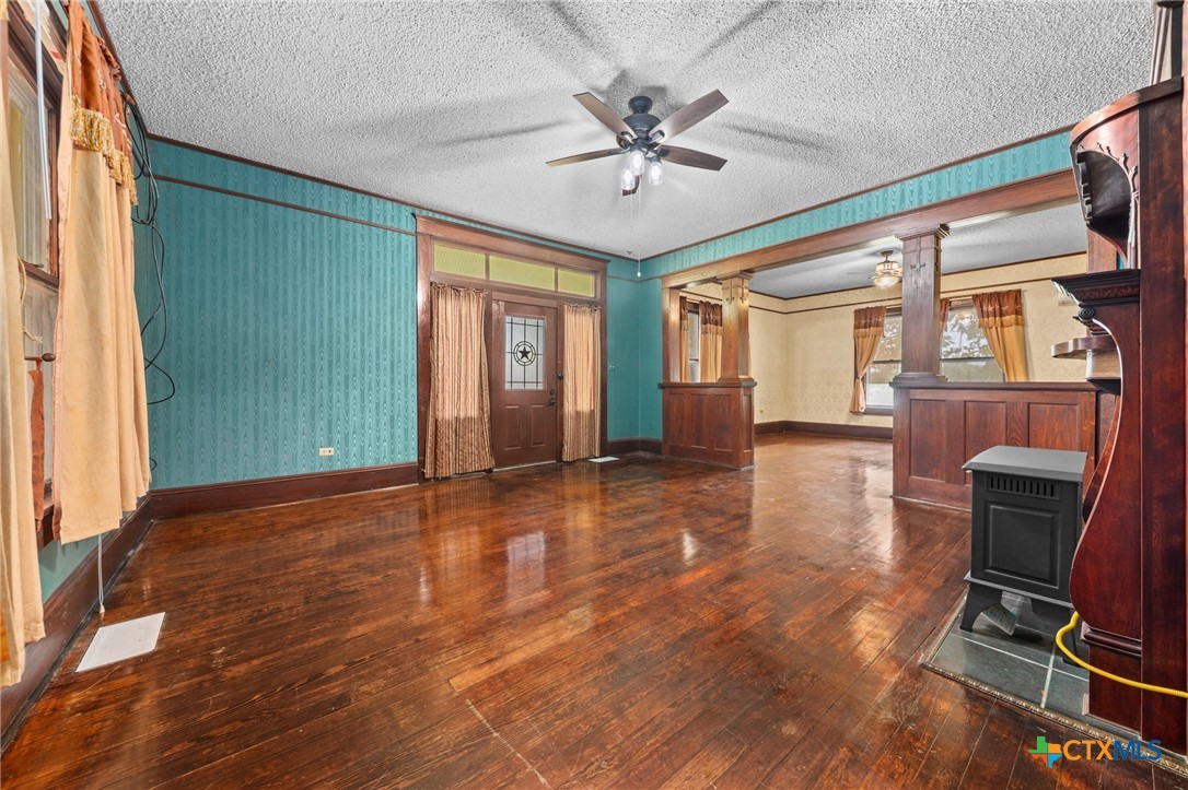 9 S Milam Street , Rogers, TX, 76569 | 579061 | Realty Texas LLC