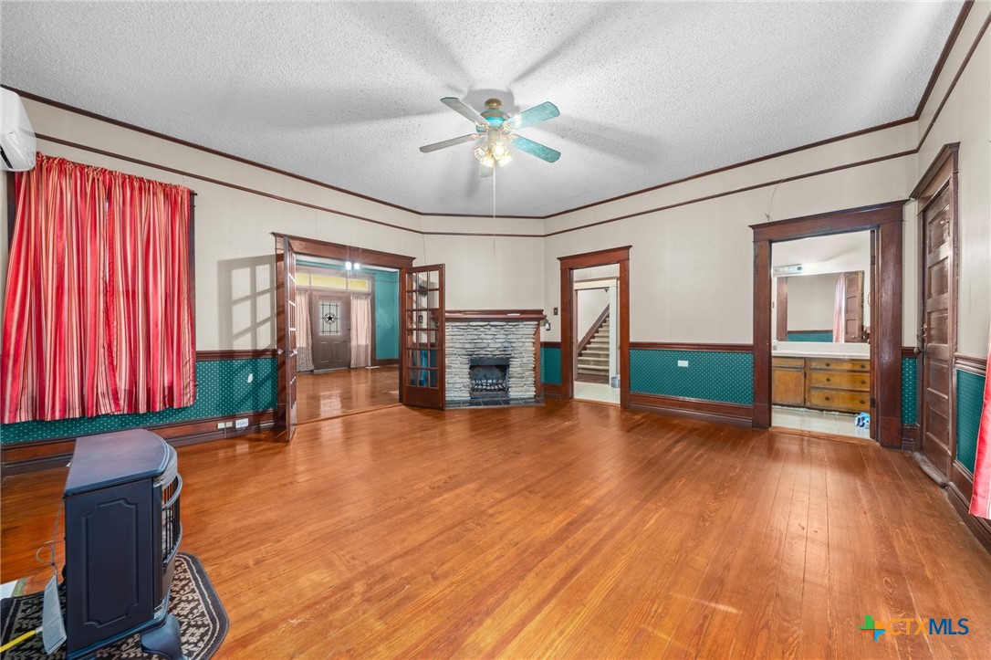 9 S Milam Street , Rogers, TX, 76569 | 579061 | Realty Texas LLC