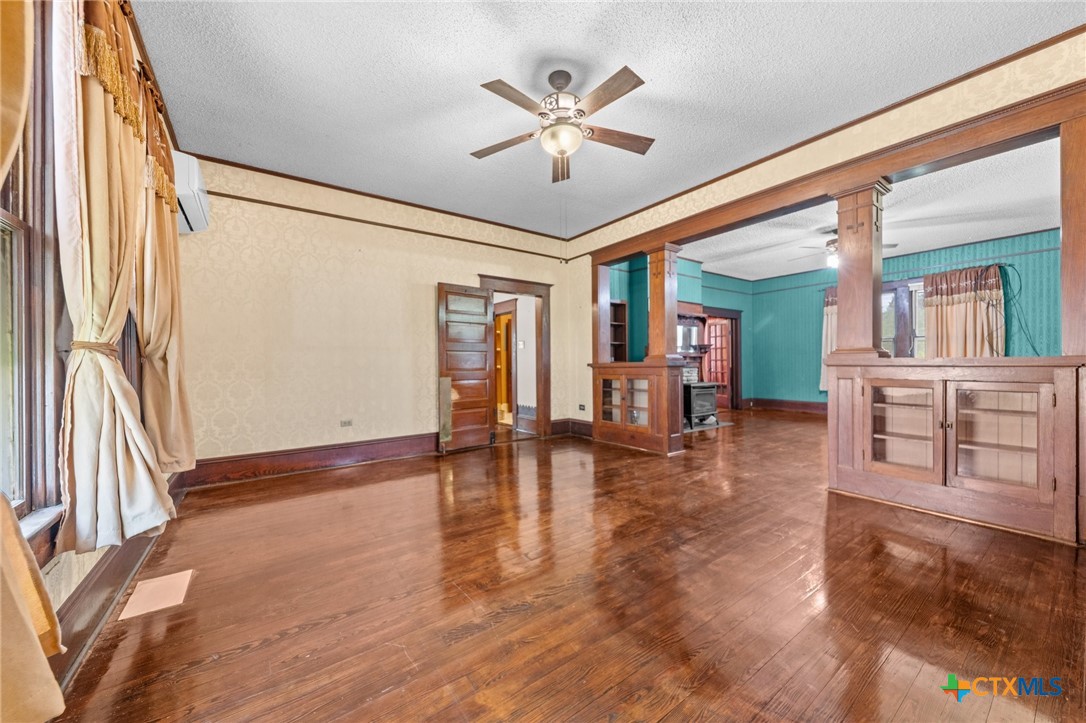 9 S Milam Street , Rogers, TX, 76569 | 579061 | Realty Texas LLC