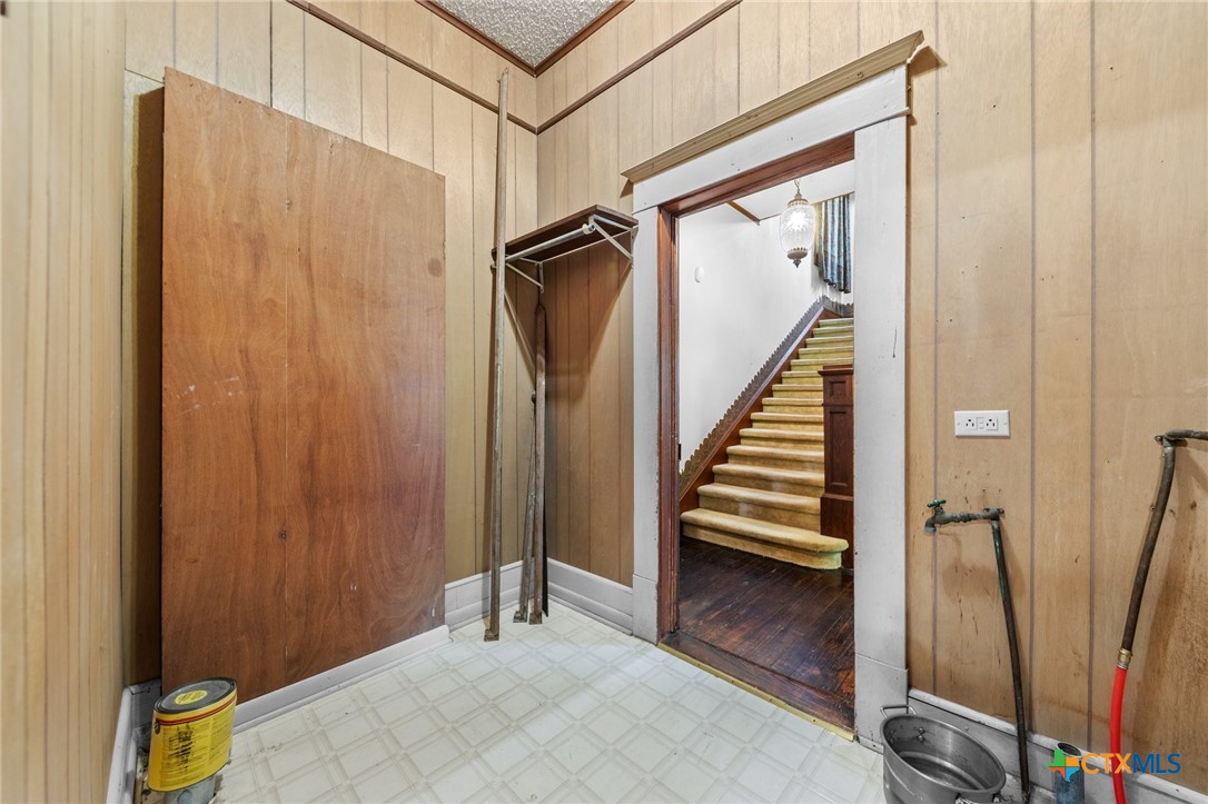 9 S Milam Street , Rogers, TX, 76569 | 579061 | Realty Texas LLC