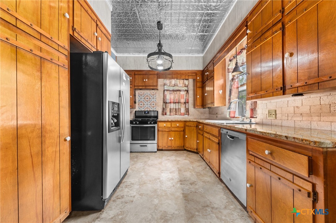 9 S Milam Street , Rogers, TX, 76569 | 579061 | Realty Texas LLC