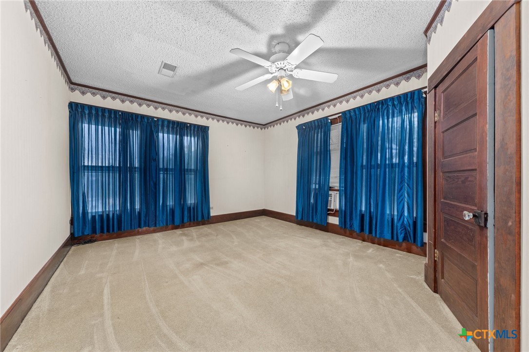 9 S Milam Street , Rogers, TX, 76569 | 579061 | Realty Texas LLC