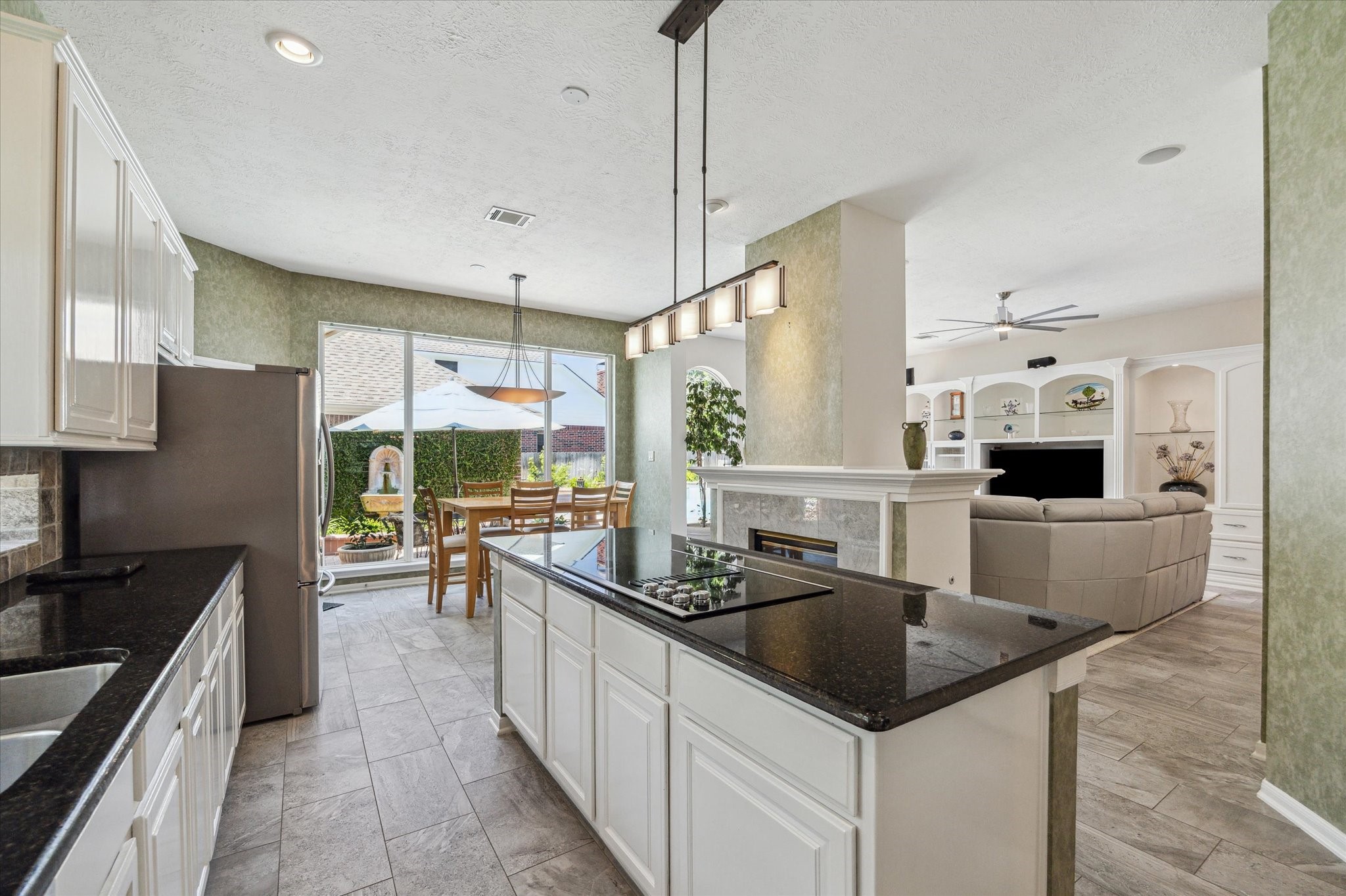 918 Whitby Court , Sugar Land, TX, 77479 | 5627623 | Realty Texas LLC