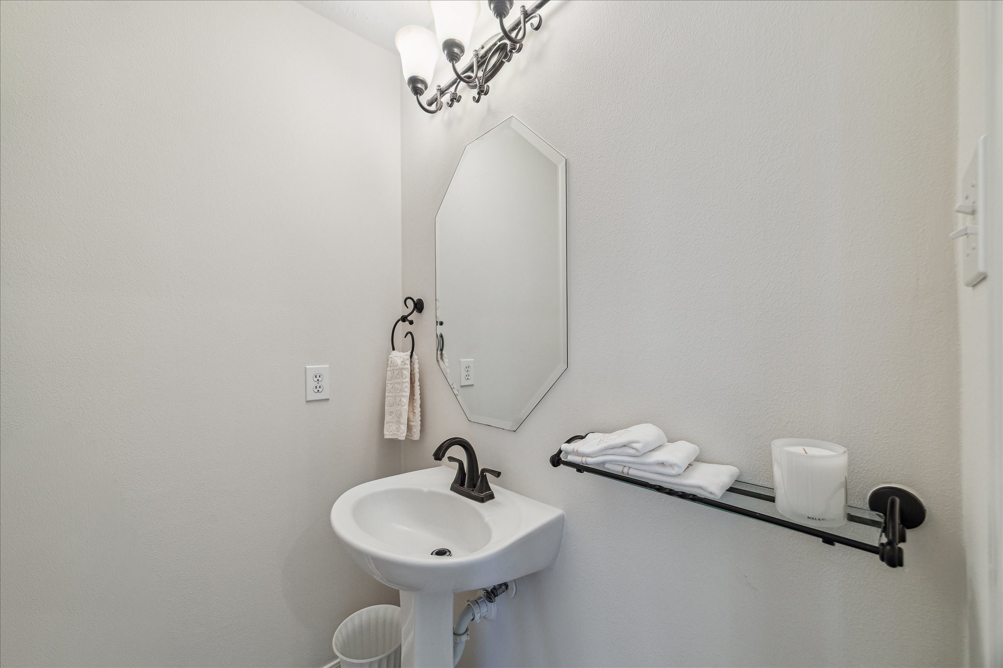 918 Whitby Court , Sugar Land, TX, 77479 | 5627623 | Realty Texas LLC