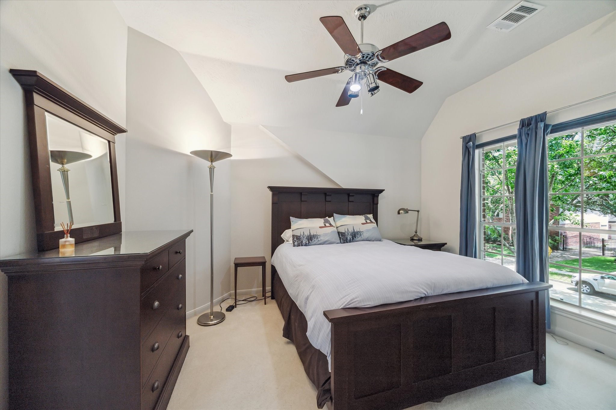 918 Whitby Court , Sugar Land, TX, 77479 | 5627623 | Realty Texas LLC