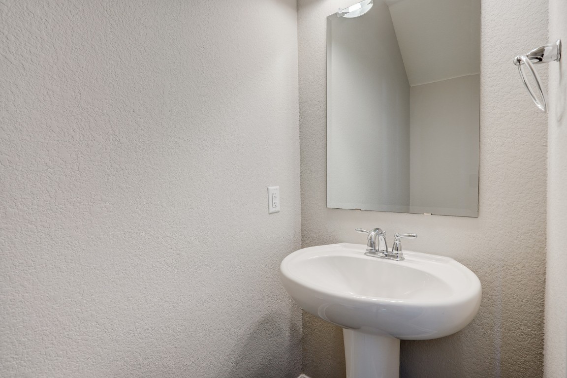 1050 Kenney Fort Crossing 8 , Round Rock, TX, 78665 | 3944679 | Realty Texas LLC
