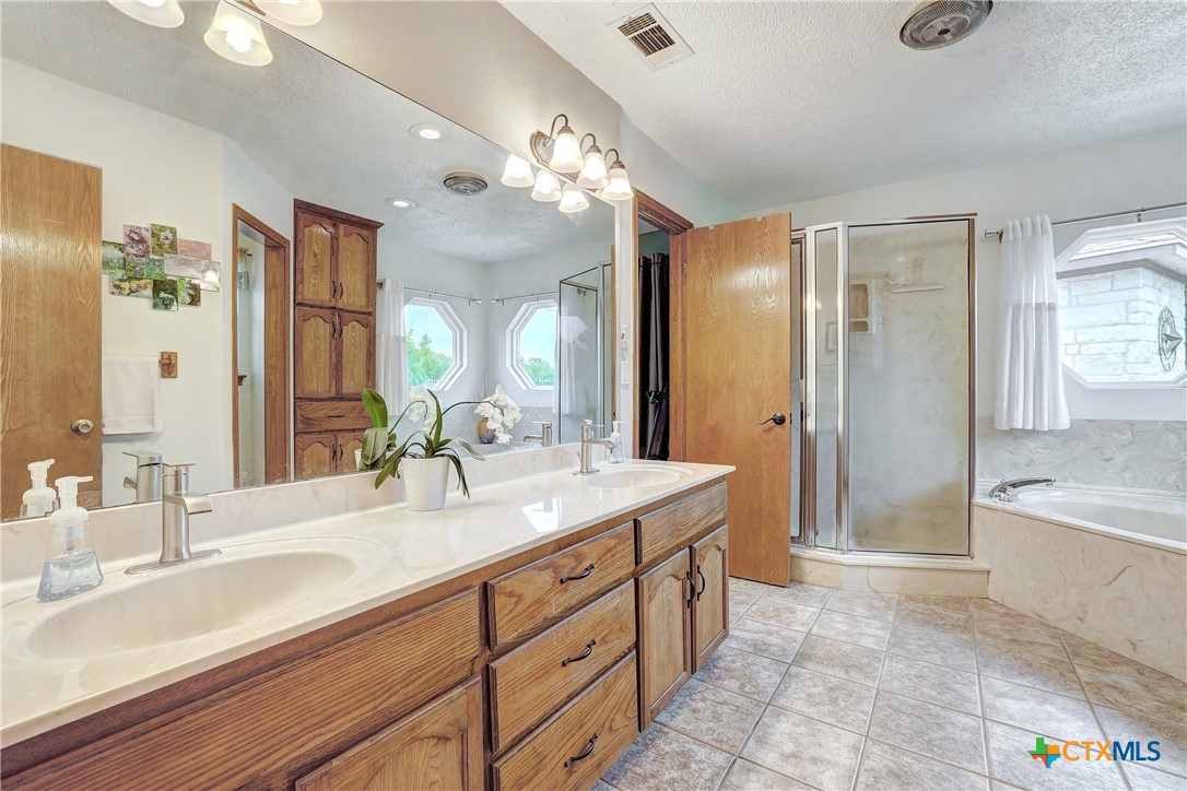 9840 N Live Oak Road , Salado, TX, 76571 | 578378 | Realty Texas LLC