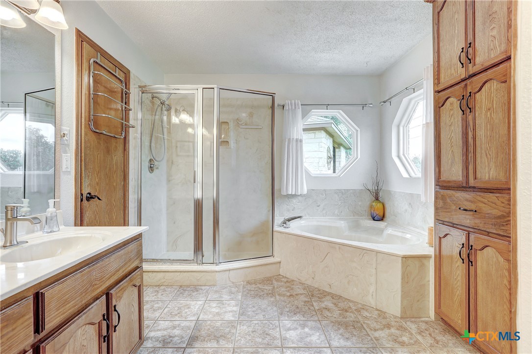 9840 N Live Oak Road , Salado, TX, 76571 | 578378 | Realty Texas LLC