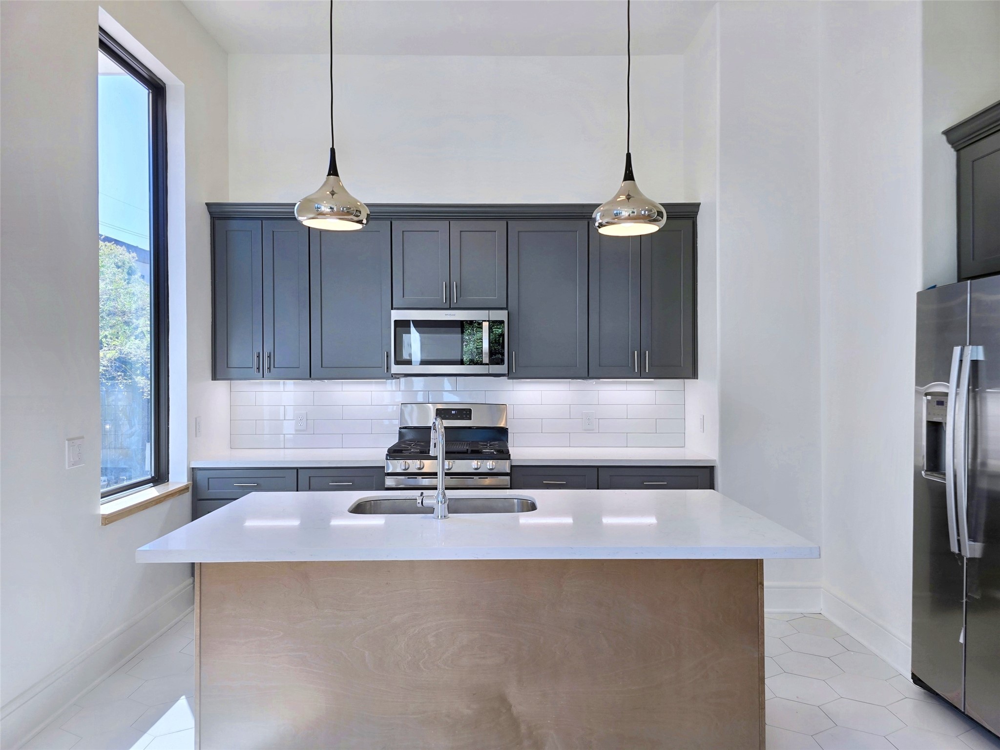 1700 Montrose Boulevard , Houston, TX, 77006 | 98088500 | Realty Texas LLC