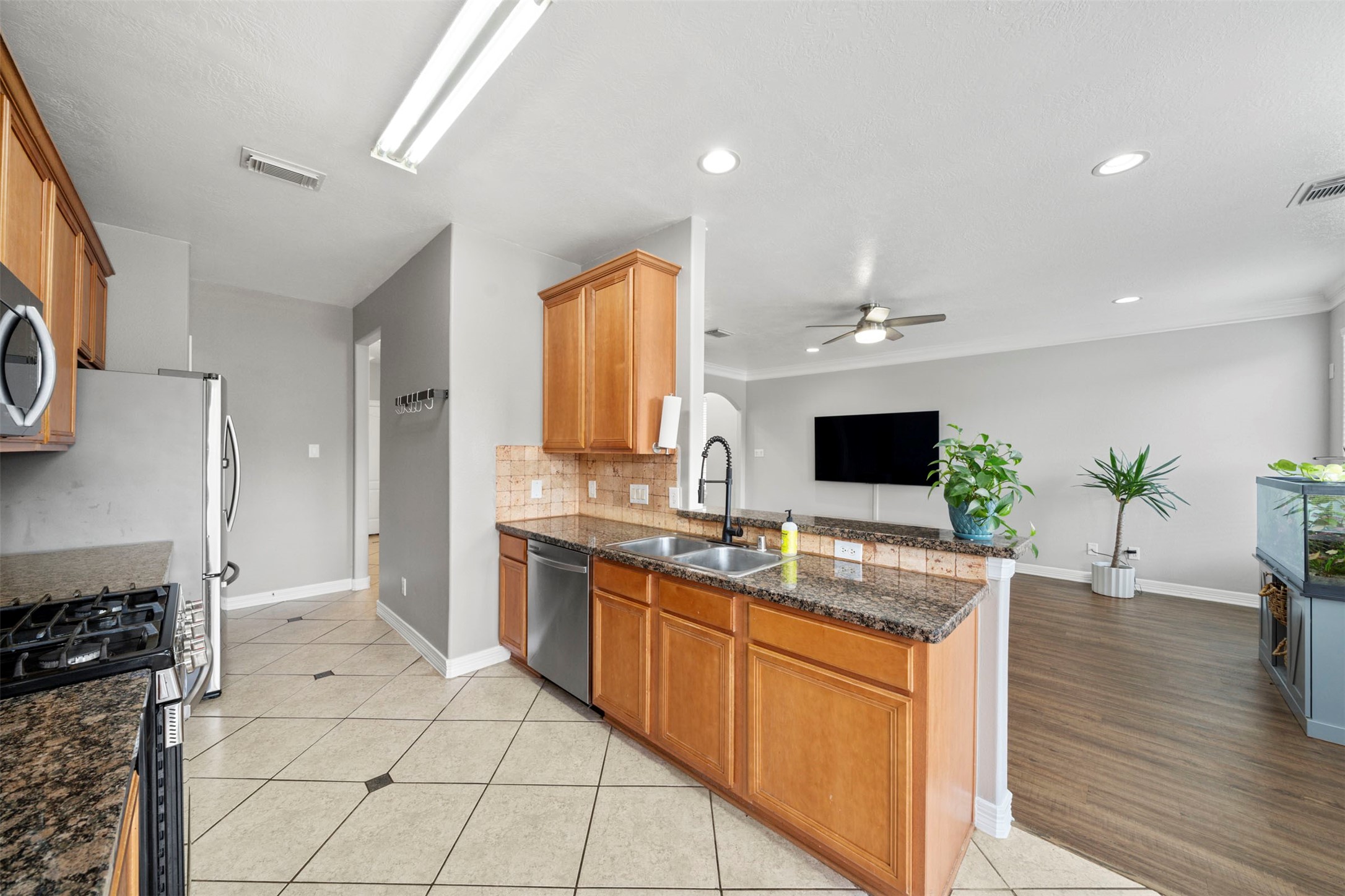 10911 Panther Court , Houston, TX, 77099 | 52609821 | Realty Texas LLC
