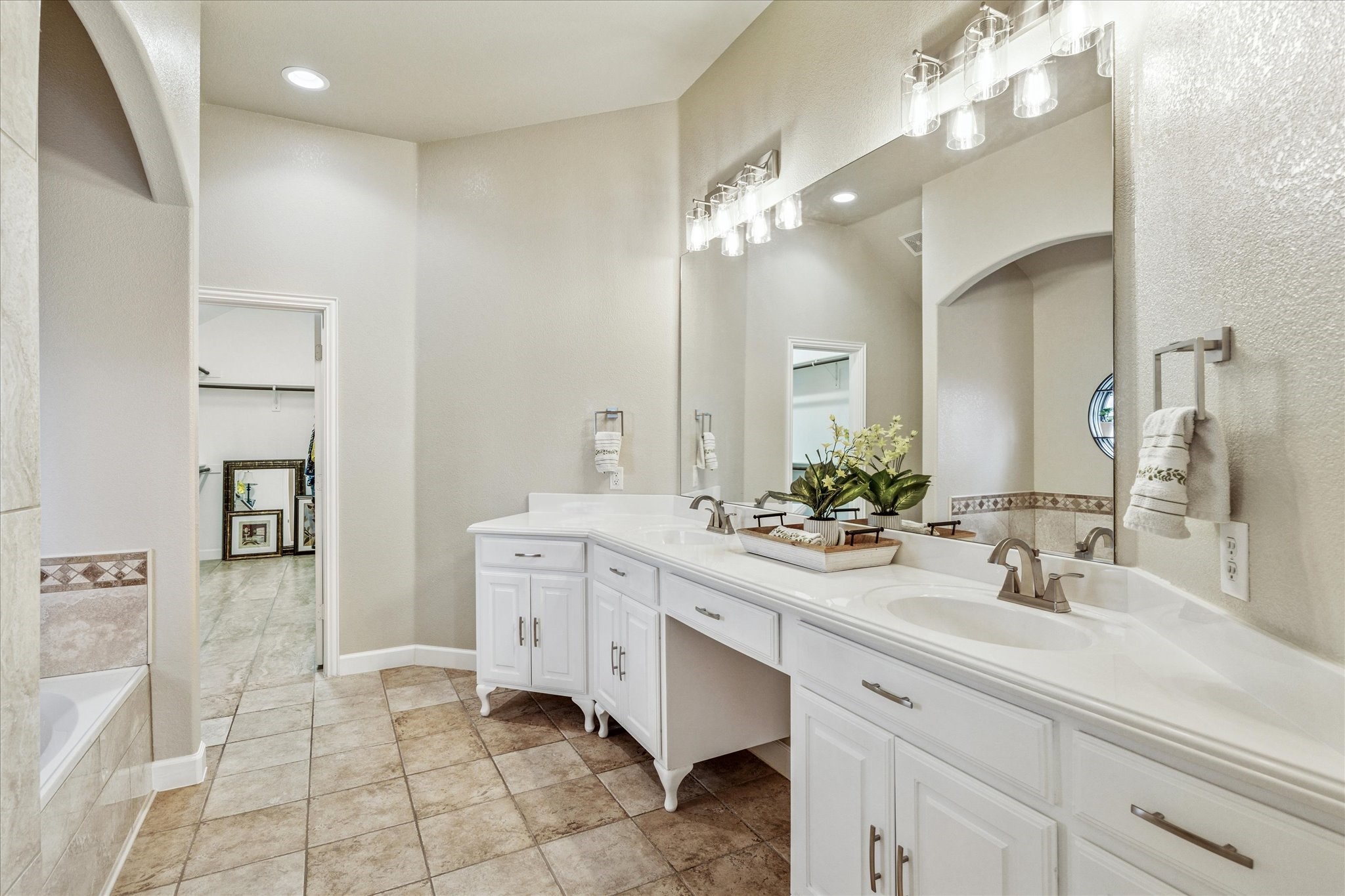 8208 Fall Crest Drive , Fort Worth, TX, 76053 | 20923071 | Realty Texas LLC