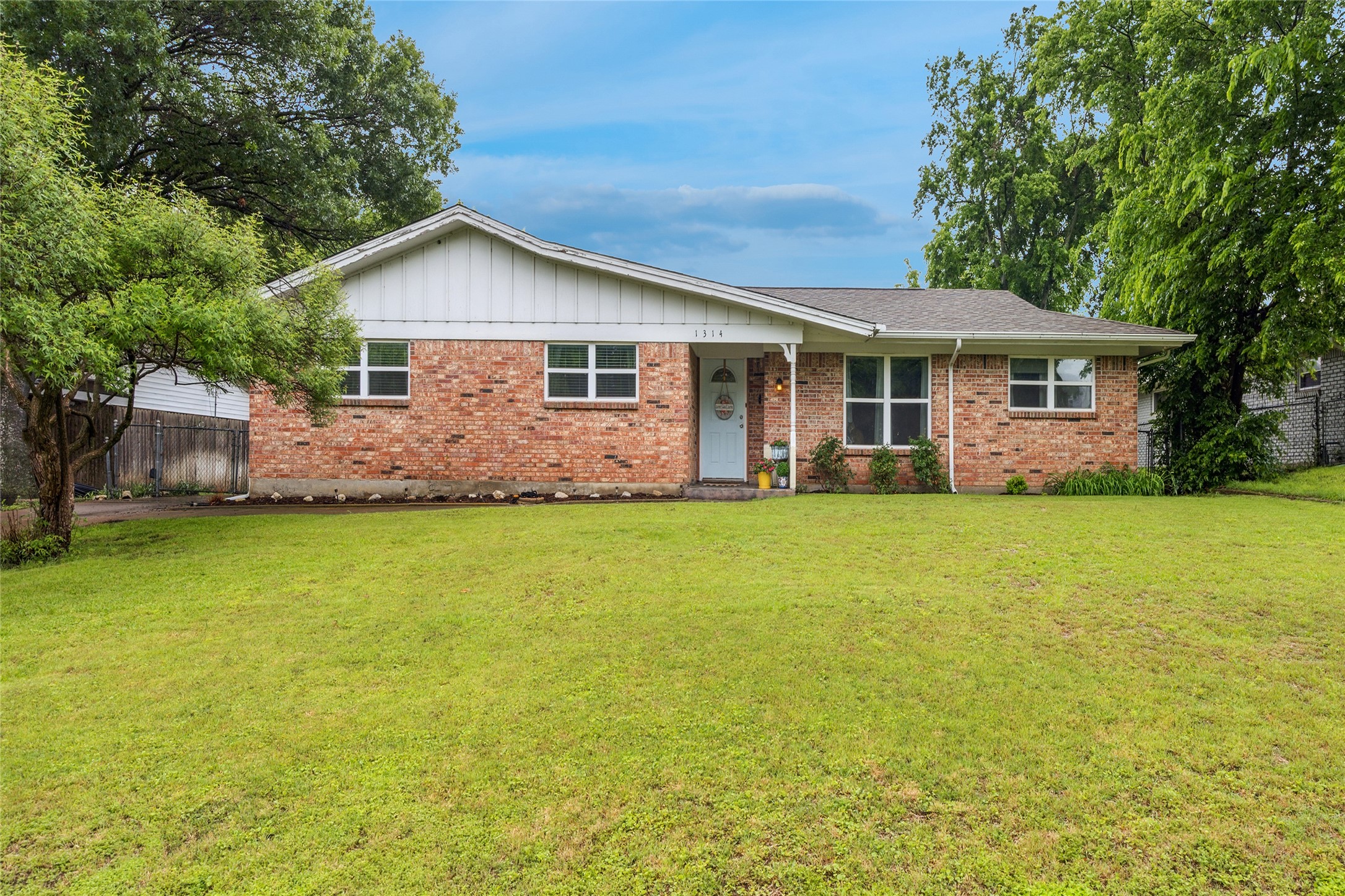 1314 Mildred Lane , Benbrook, TX, 76126 | 20927647 | Realty Texas LLC