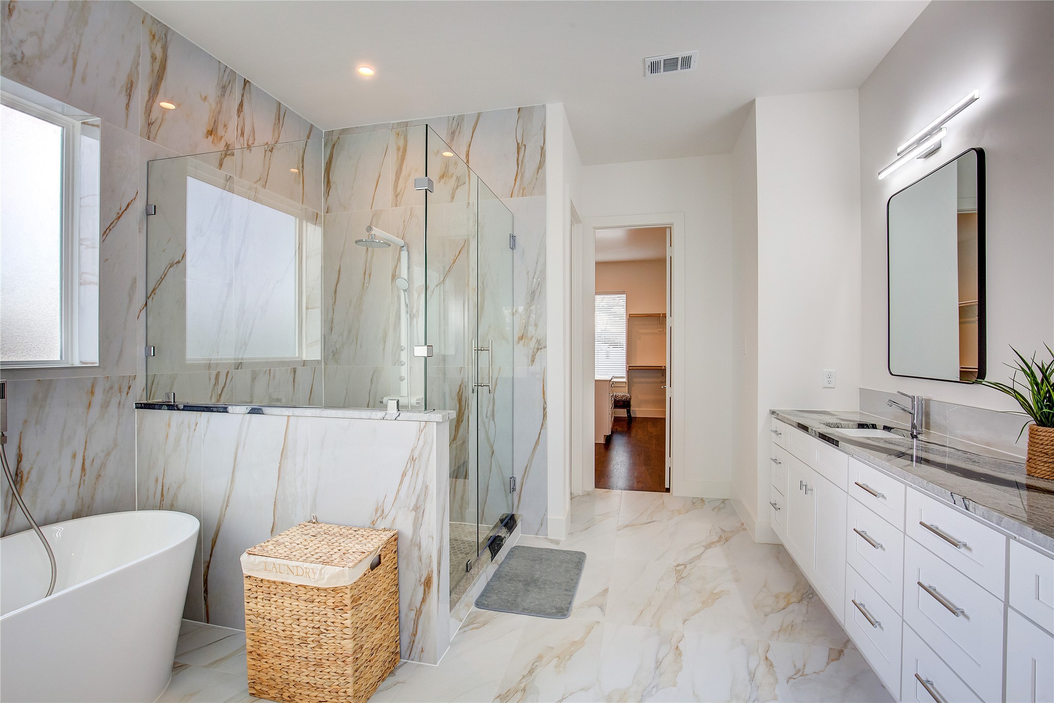 6702 Tyree Street , Dallas, TX, 75209 | 20930040 | Realty Texas LLC